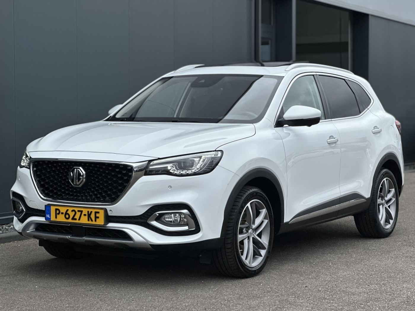 Foto van MG MG Rx6 Plug-in Hybrid