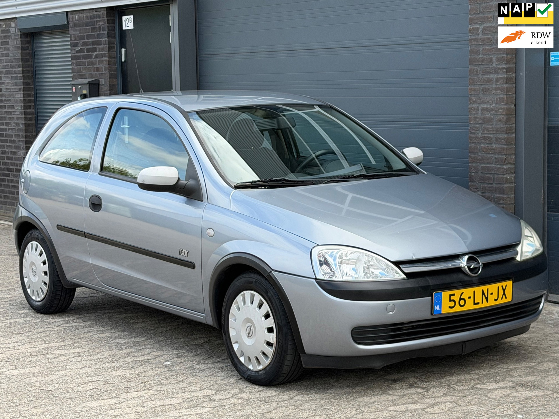 Opel Corsa-c 1.2-16V Njoy AIRCO/NIEUW APK/TREKHAAK/ELECTRISCHE RAMEN 2003 - voorkant