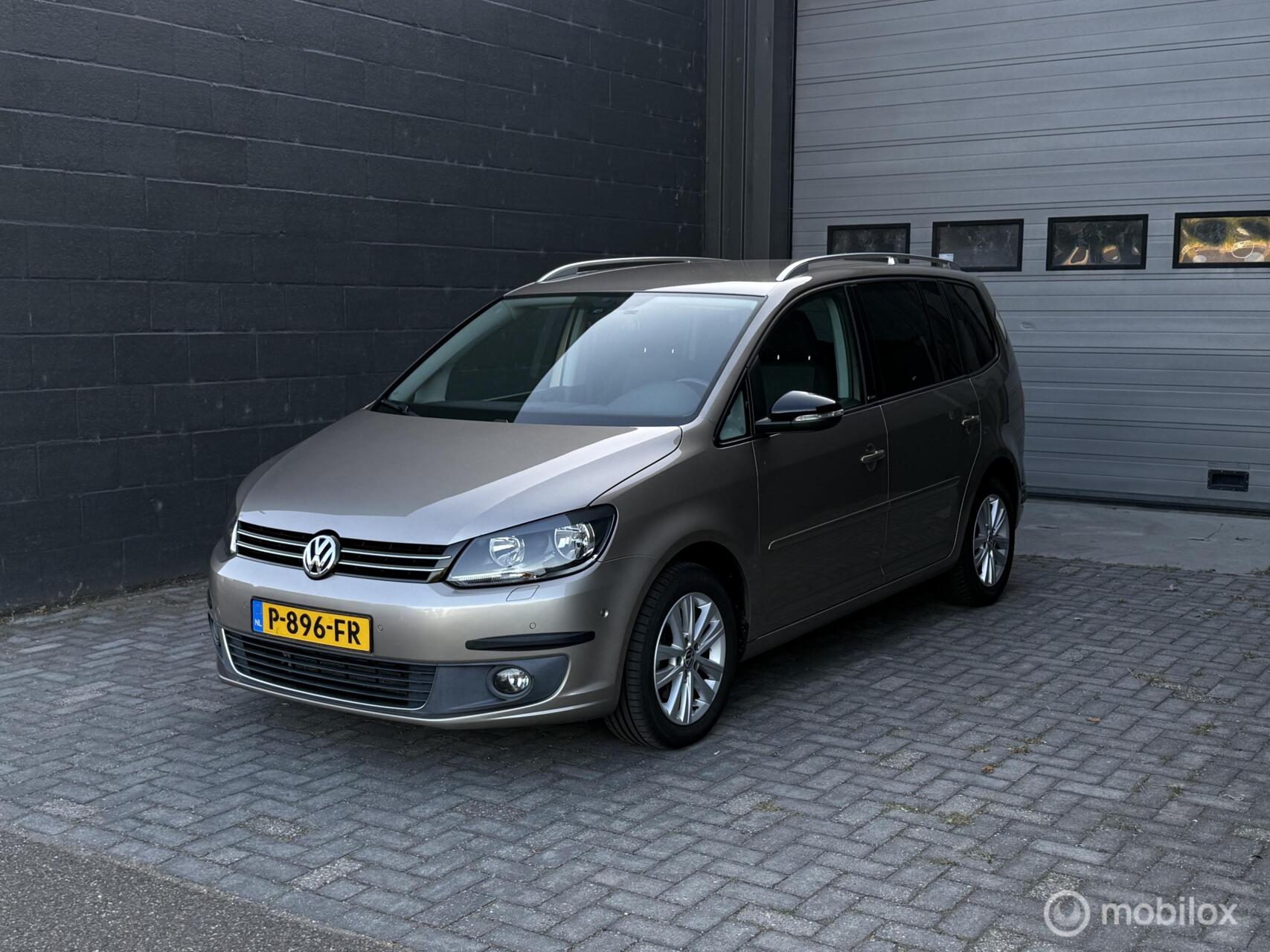 Volkswagen Touran 1.4 TSI Style 7-persoons|AIRCO | Trekhaak | 2012 - voorkant