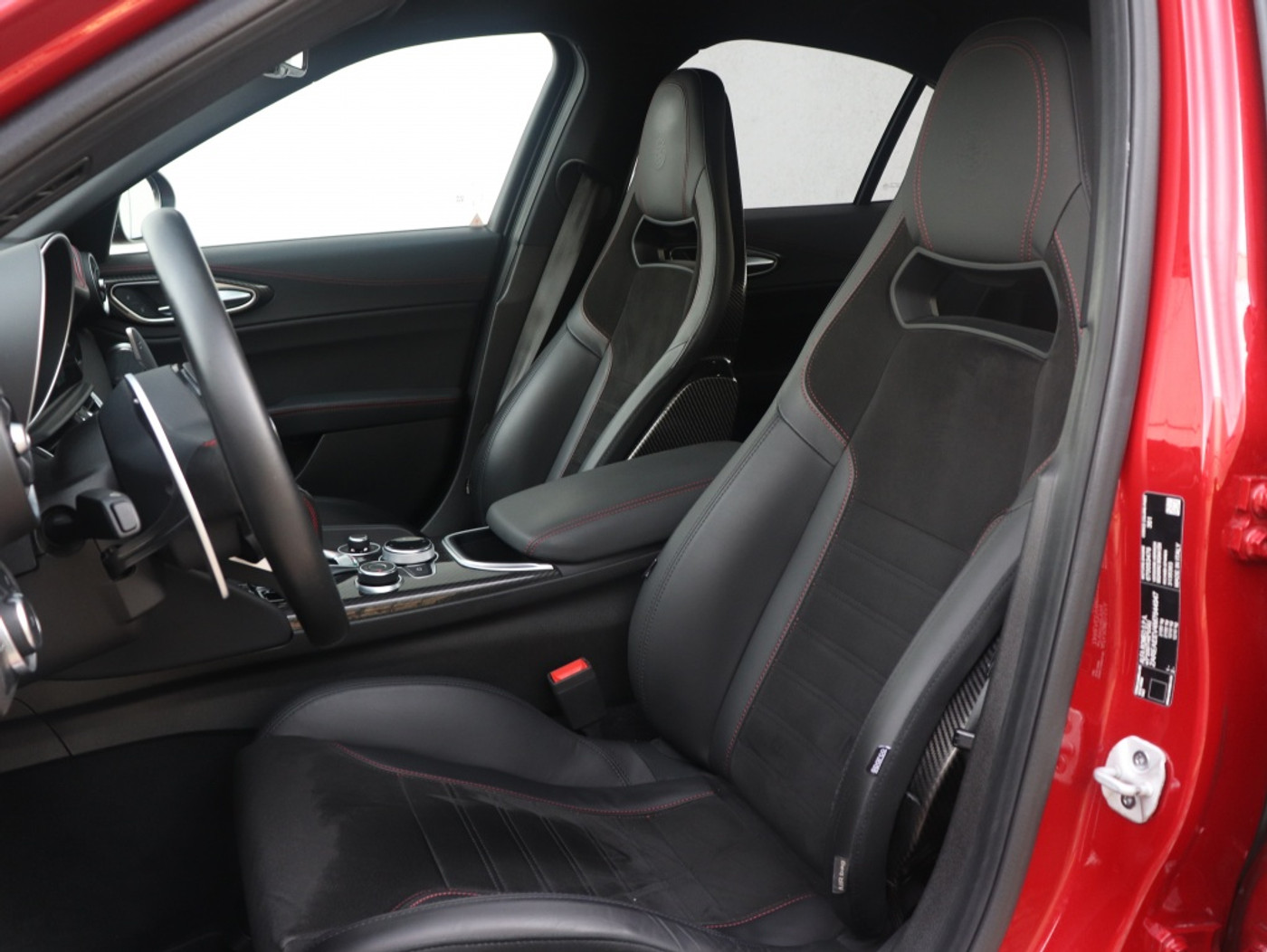 Foto van Alfa Romeo Giulia Quadrifoglio