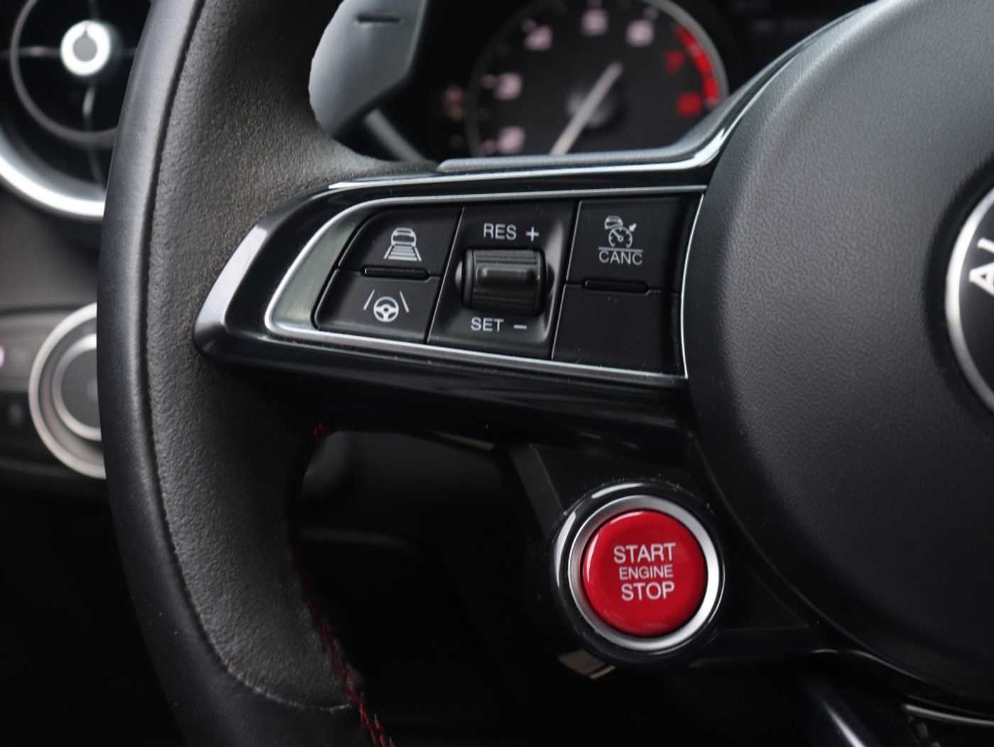 Foto van Alfa Romeo Giulia Quadrifoglio