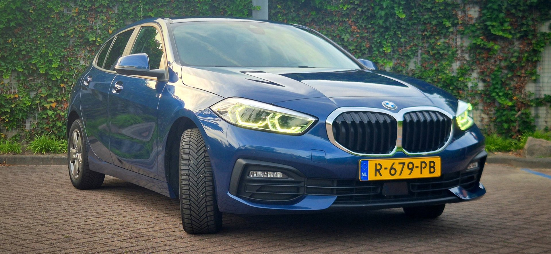 BMW 118i 118i Business Edition | Cam | Stoelverw. | Cruise | Led 2022 - voorkant