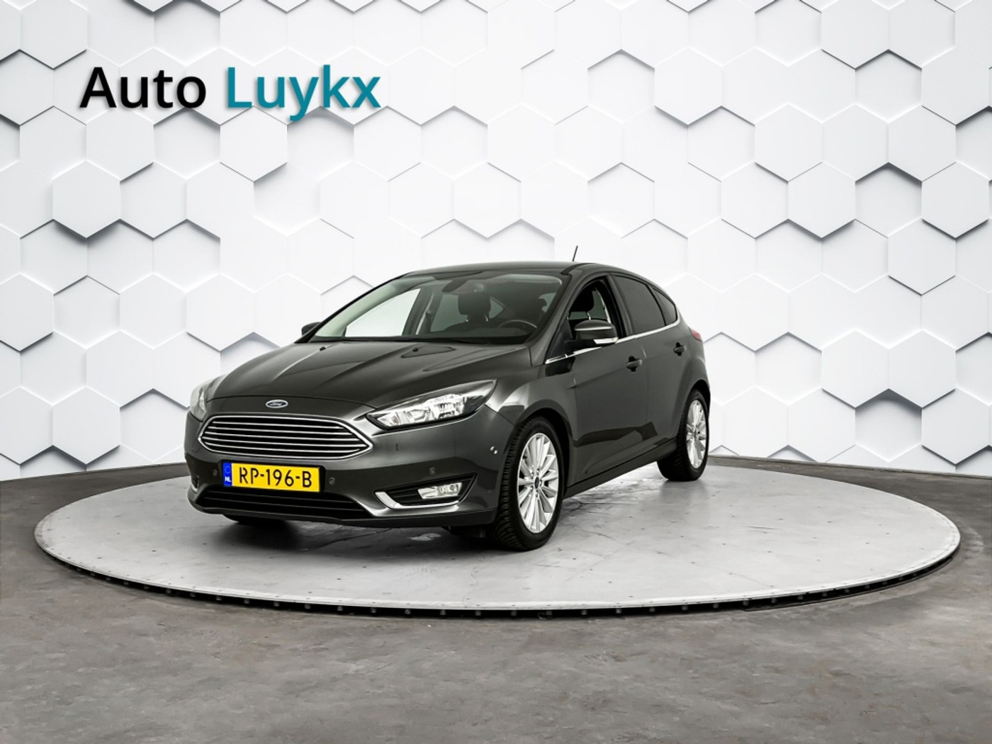 Ford Focus 1.5 Titanium Automaat | Navigatie | Verwarmd voorruit | Cruise Control 2018 - voorkant
