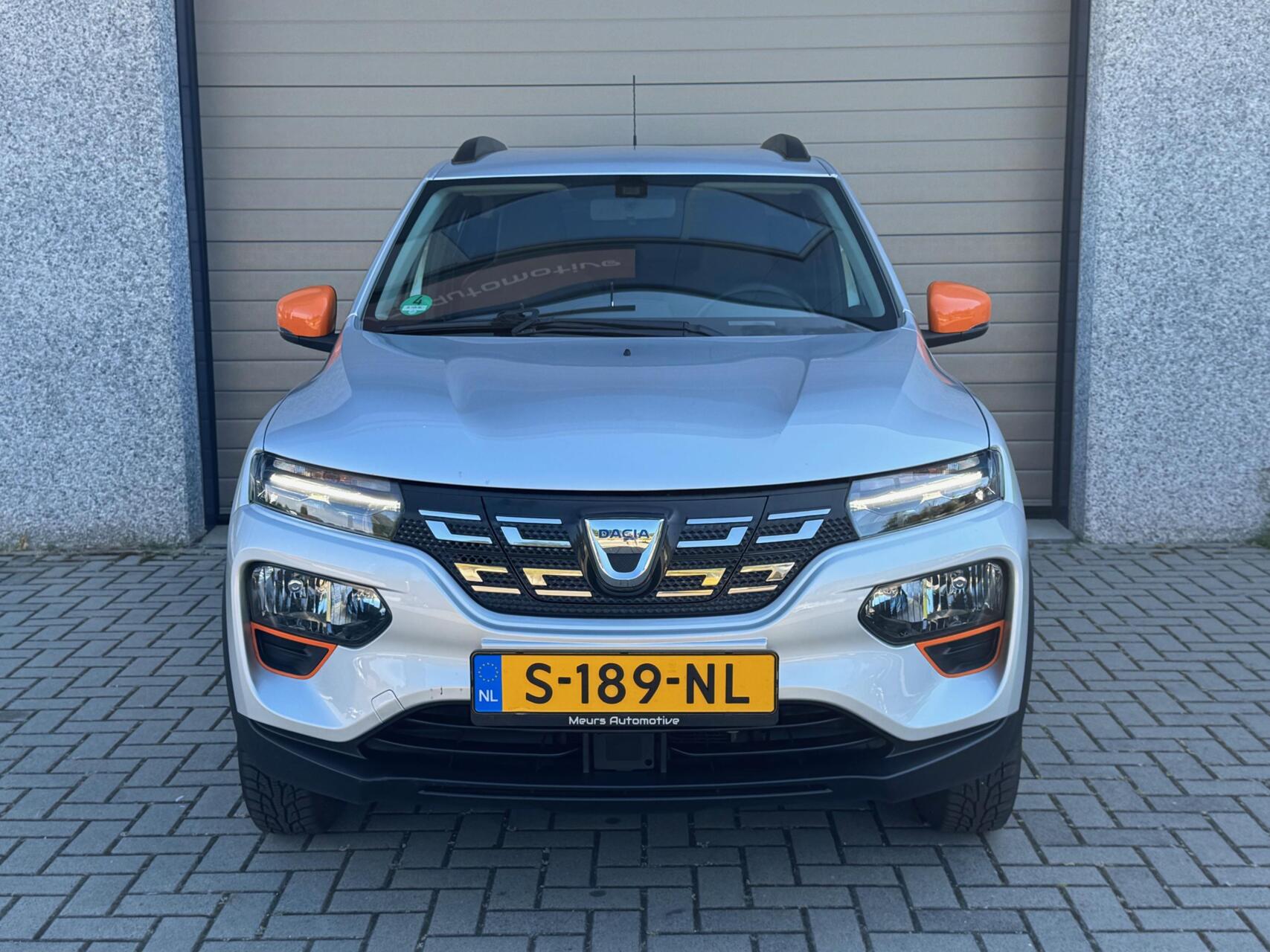 Foto van Dacia Spring