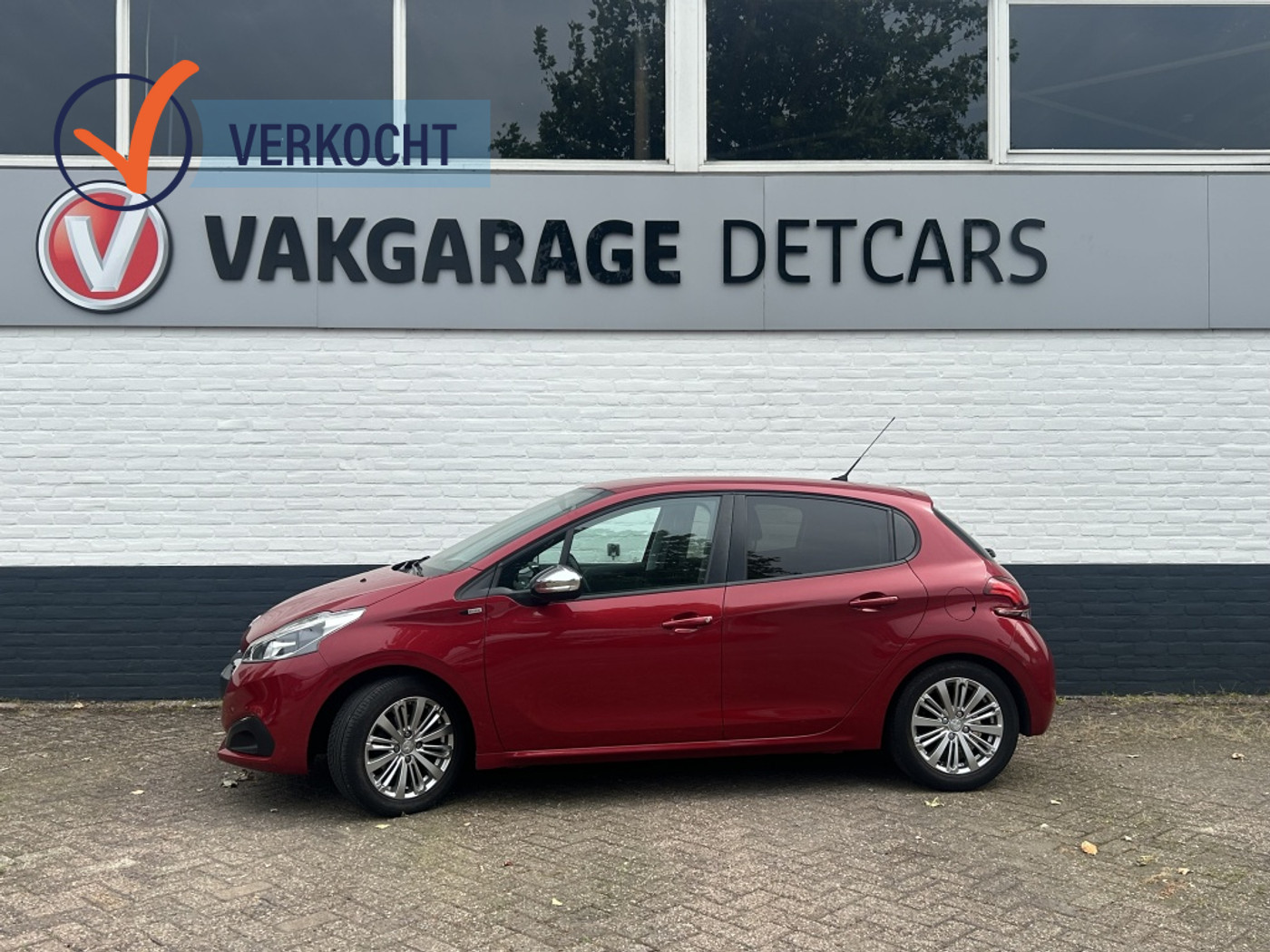 Peugeot 208 1.2 PT Blue Lease 2017 - voorkant