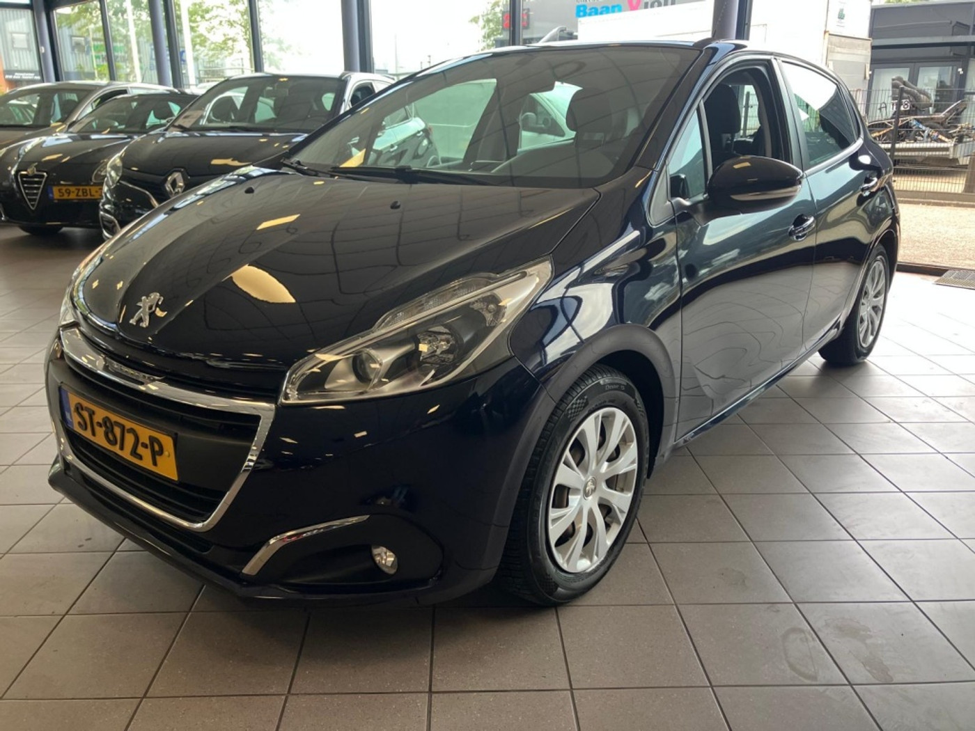 Peugeot 208 1.2 PureT. Blue Lion 86 DKM BJ 2018 !!! 2018 - voorkant