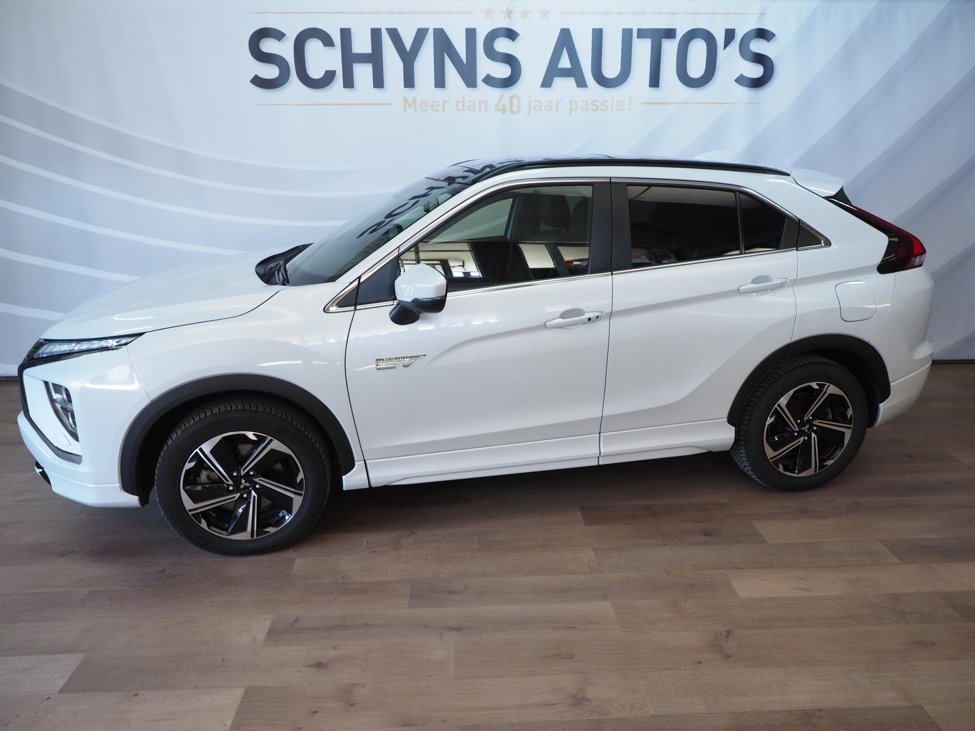 Mitsubishi Eclipse Cross 2.4 PHEV Intense+ 75000NAP/Hybride/Panodak/Leder/Parkdis.+cam./Stuur+Stoelverwarming/Warning+Safetysystem 2022 - voorkant