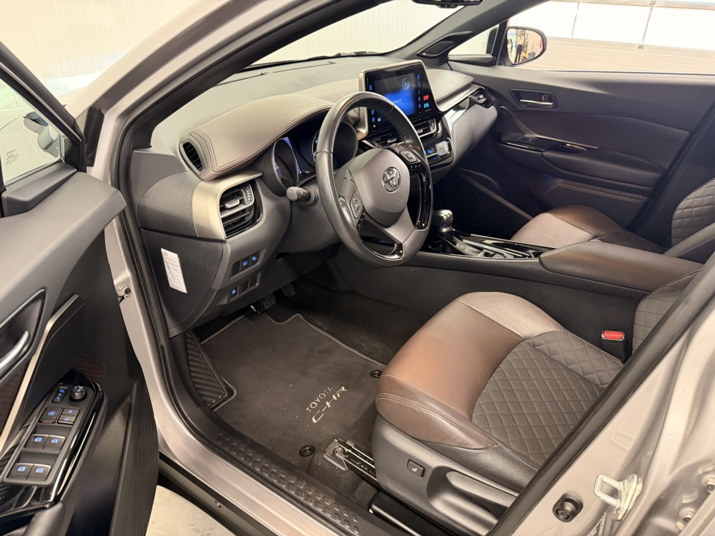 Foto van Toyota Toyota C-hr