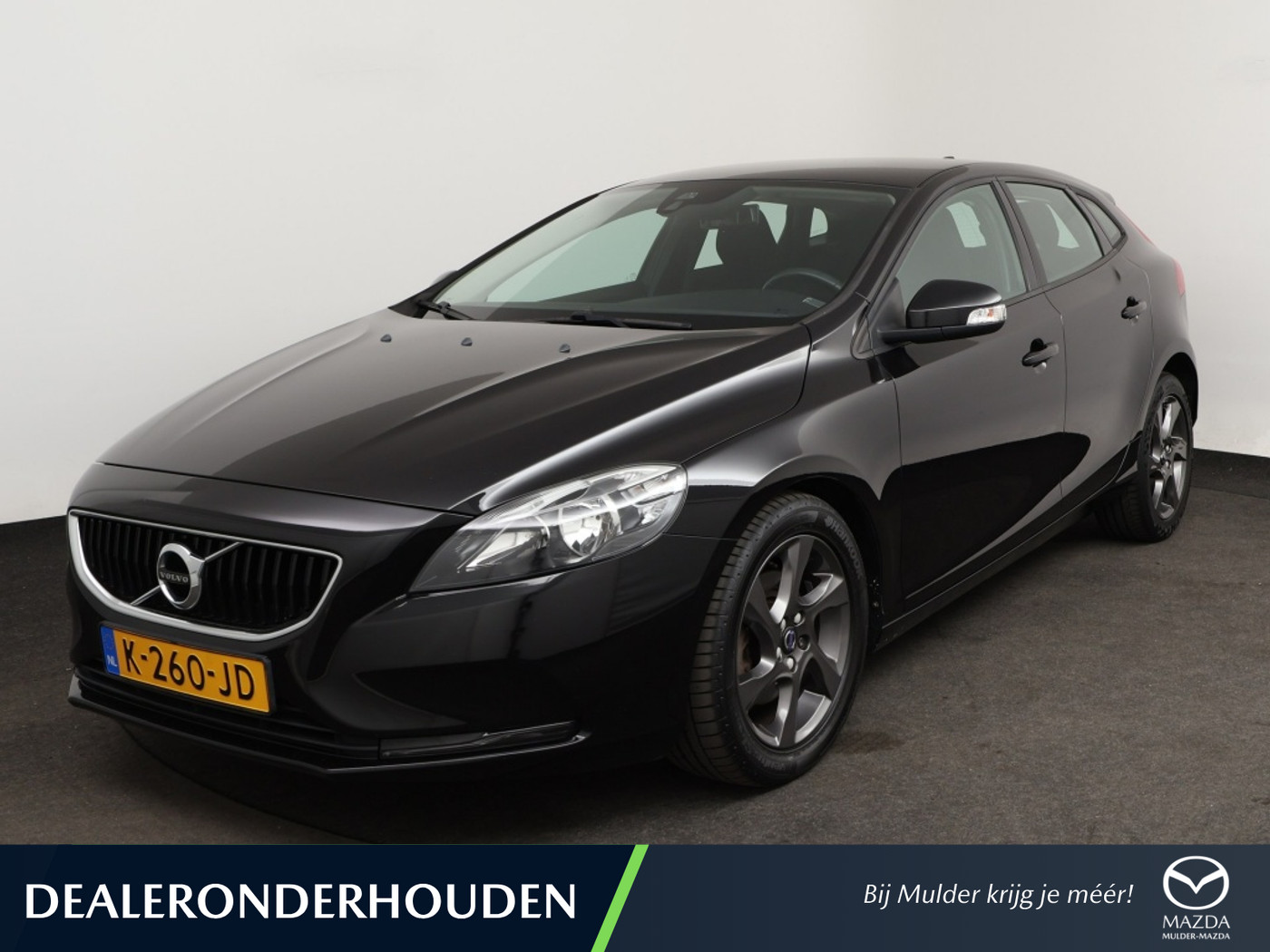 Volvo V40 2.0 T2 Momentum | 17 inch • Cruise • Parkeersensoren 2018 - voorkant