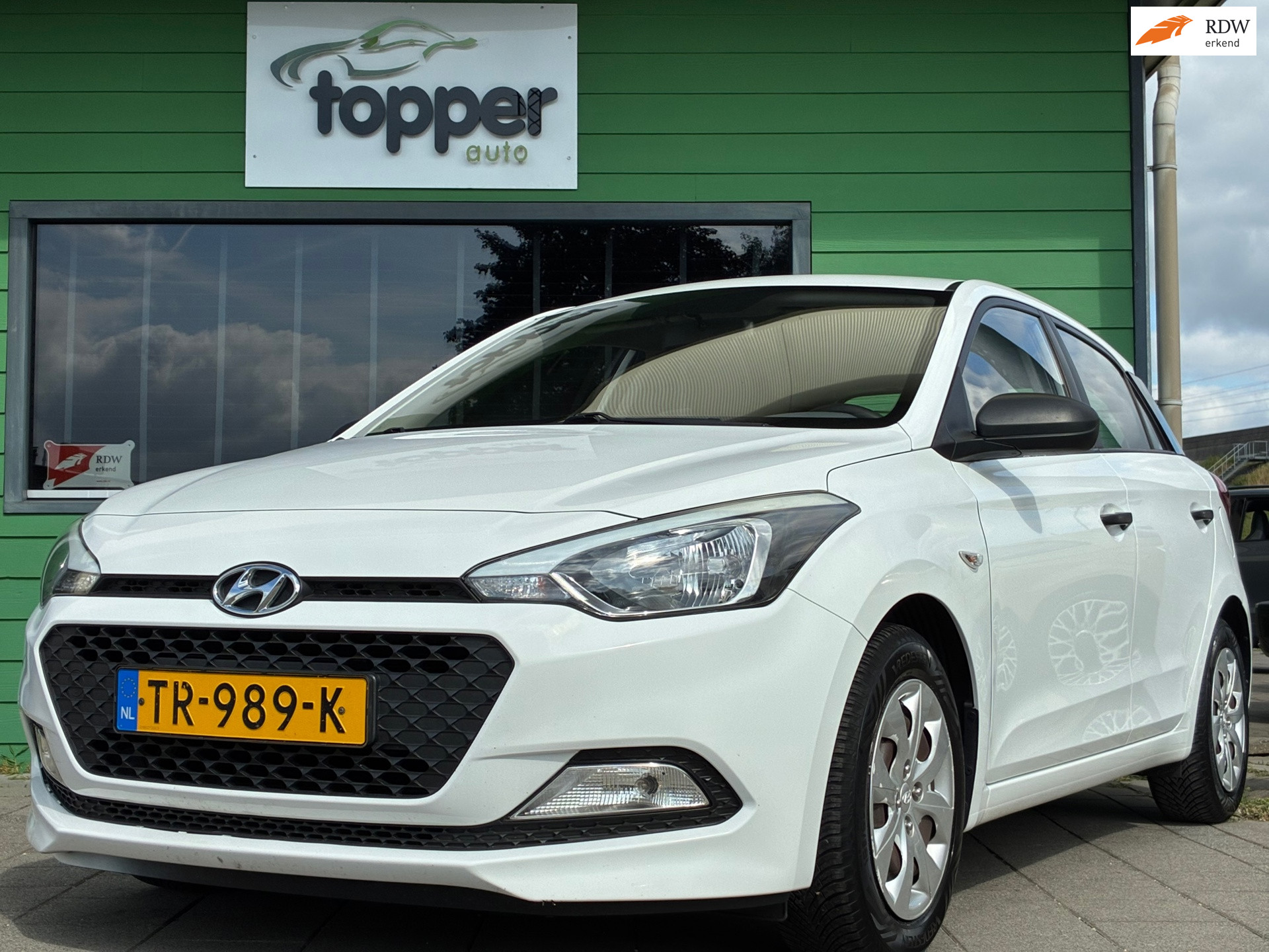 Hyundai I20 1.2 LP i-Drive|Nieuwe APK|Elektrische Ramen|Trekhaak|Zeer goede staat| 2016 - voorkant