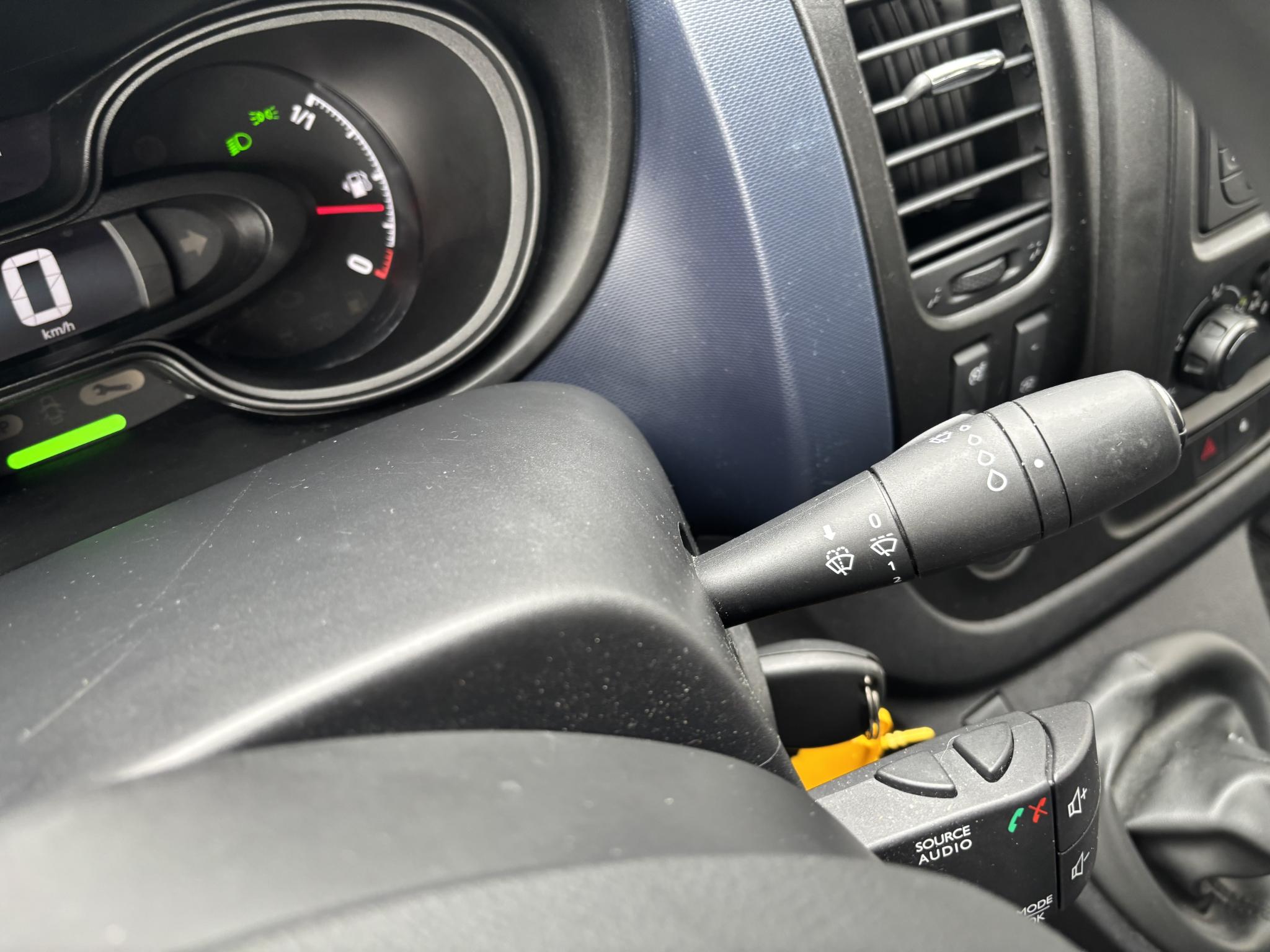 Foto van Opel Vivaro-b