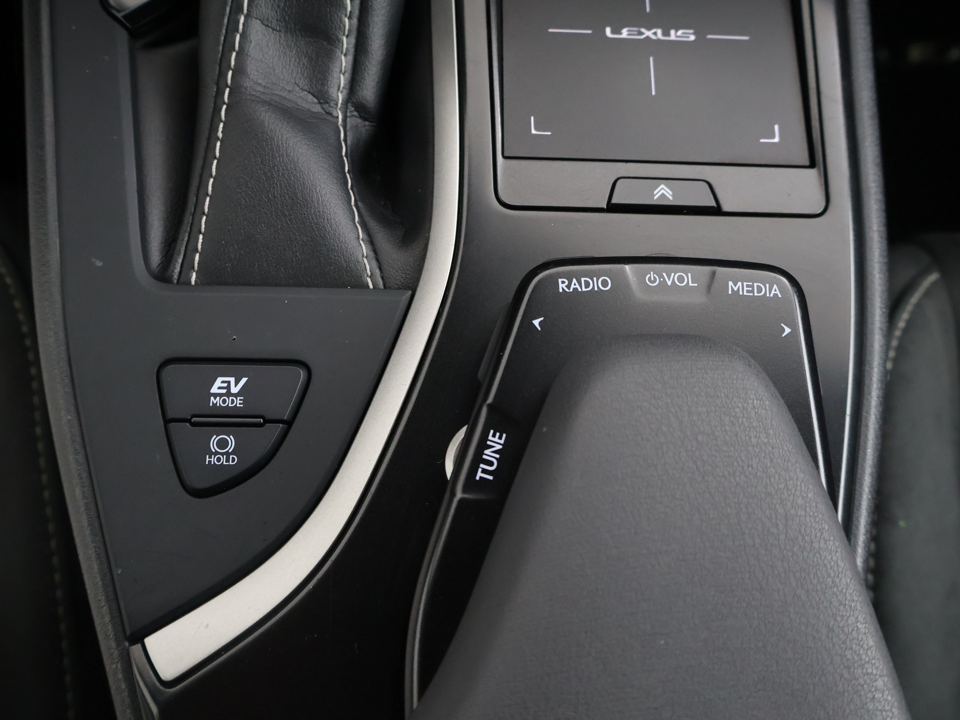 Foto van Lexus Lexus Ux250h