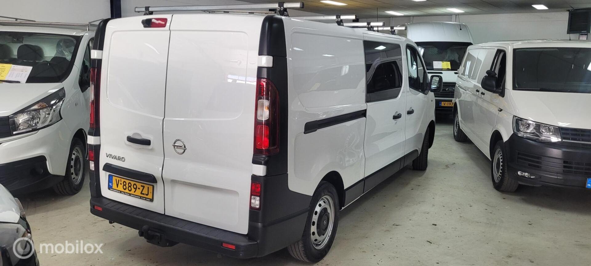 Foto van Opel Vivaro-b
