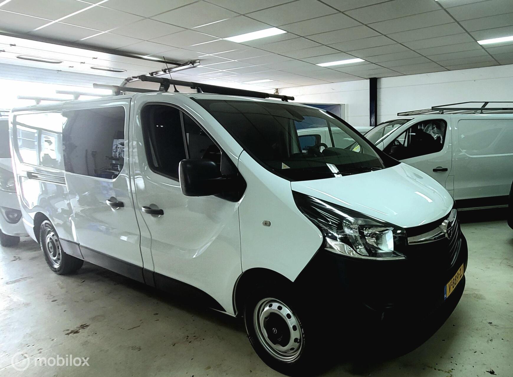 Foto van Opel Vivaro-b