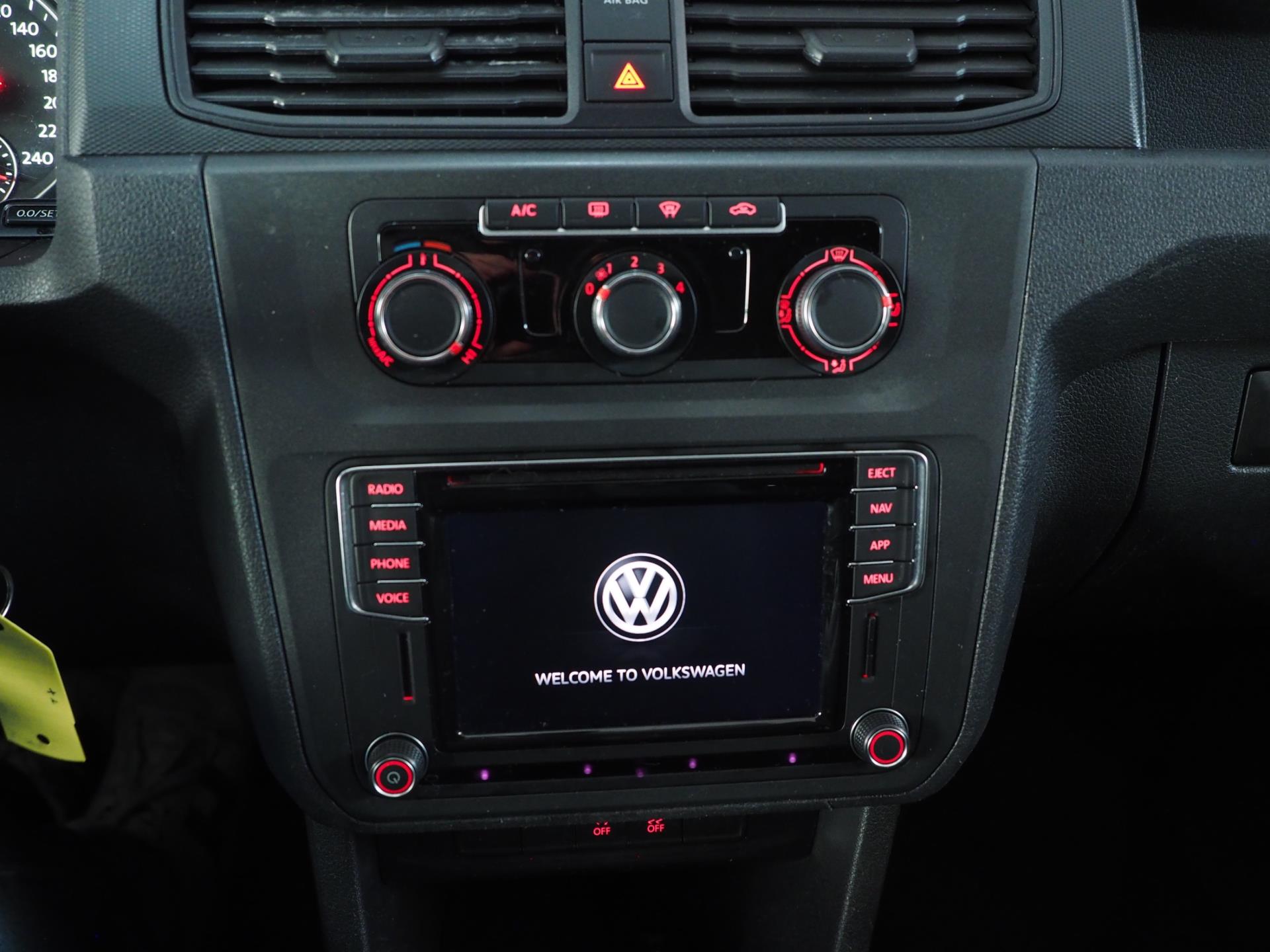 Foto van Volkswagen Caddy Modified Partition Wall