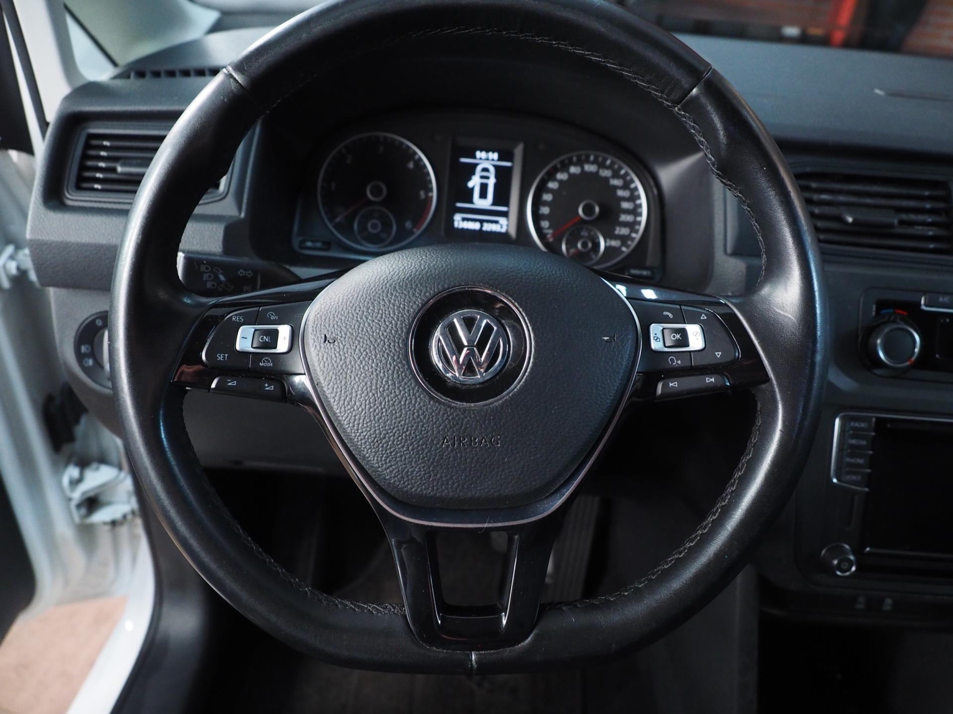 Foto van Volkswagen Caddy Modified Partition Wall