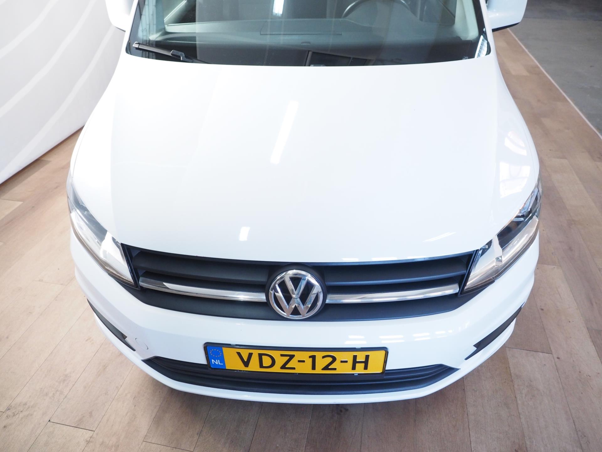 Foto van Volkswagen Caddy Modified Partition Wall