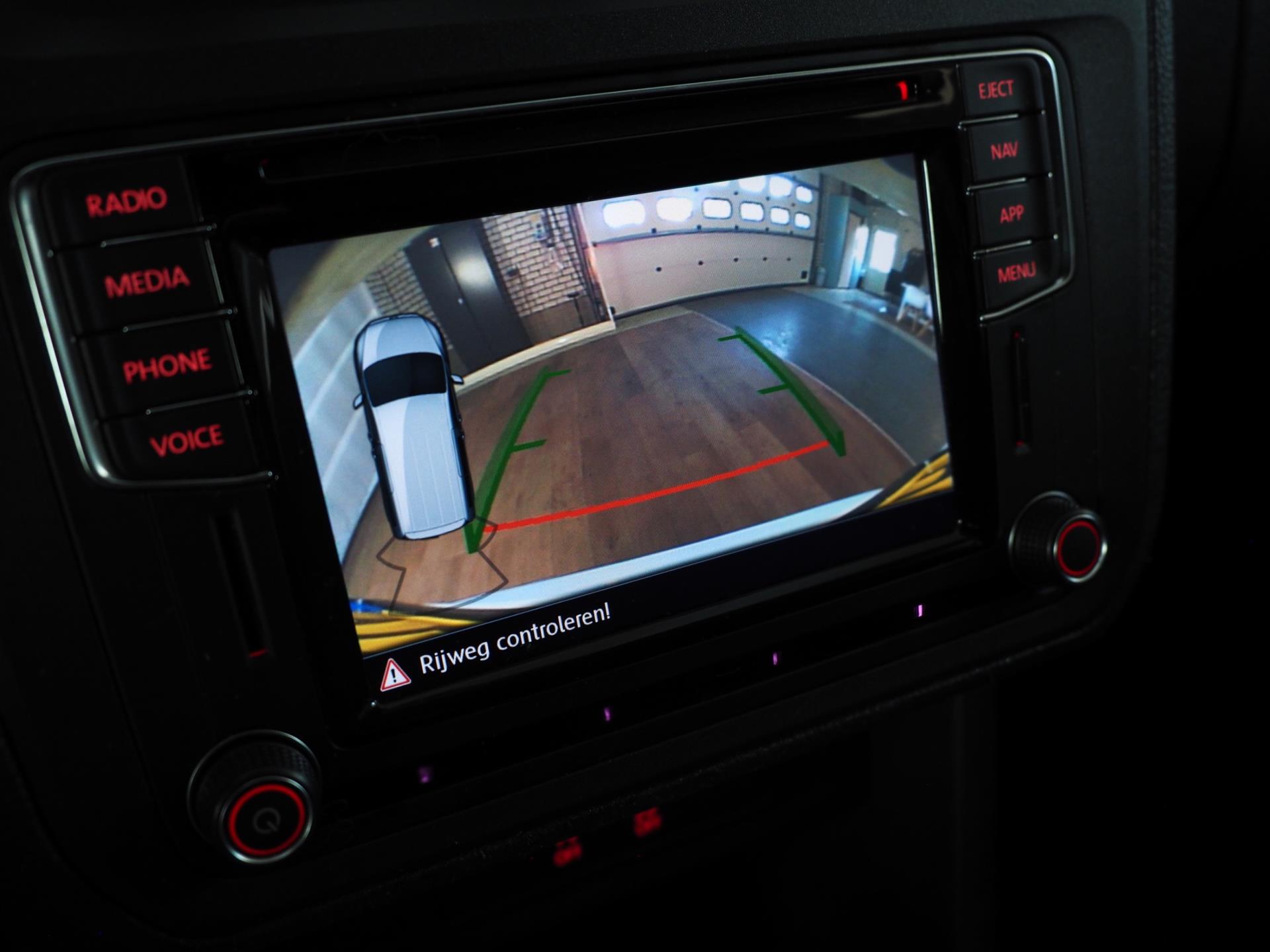 Foto van Volkswagen Caddy Modified Partition Wall