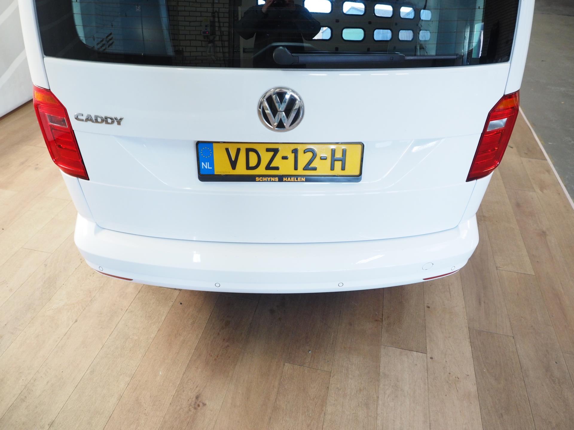 Foto van Volkswagen Caddy Modified Partition Wall