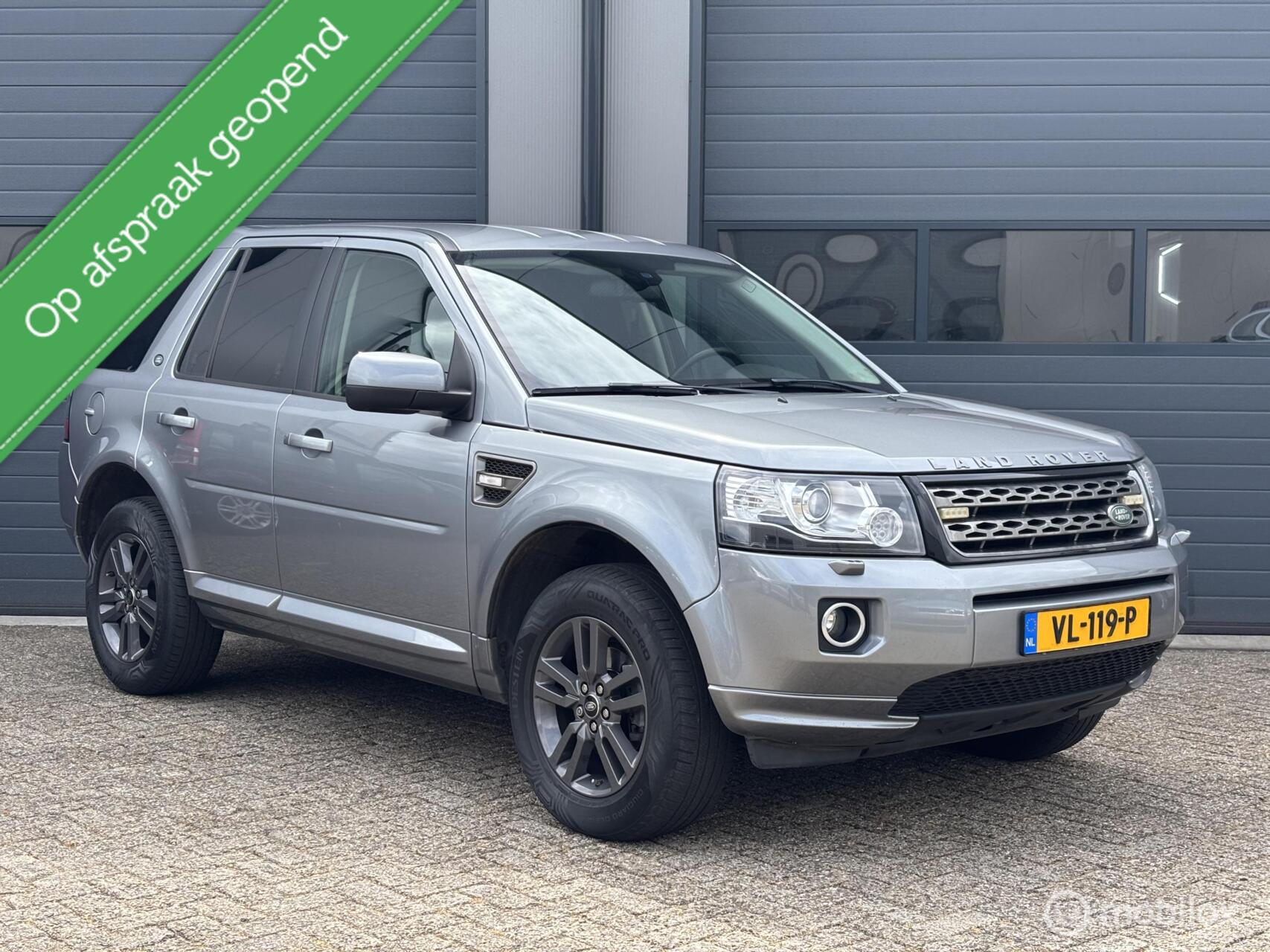 Land Rover Freelander 2 2.2 TD4 SE Uitvoering 2015 - voorkant