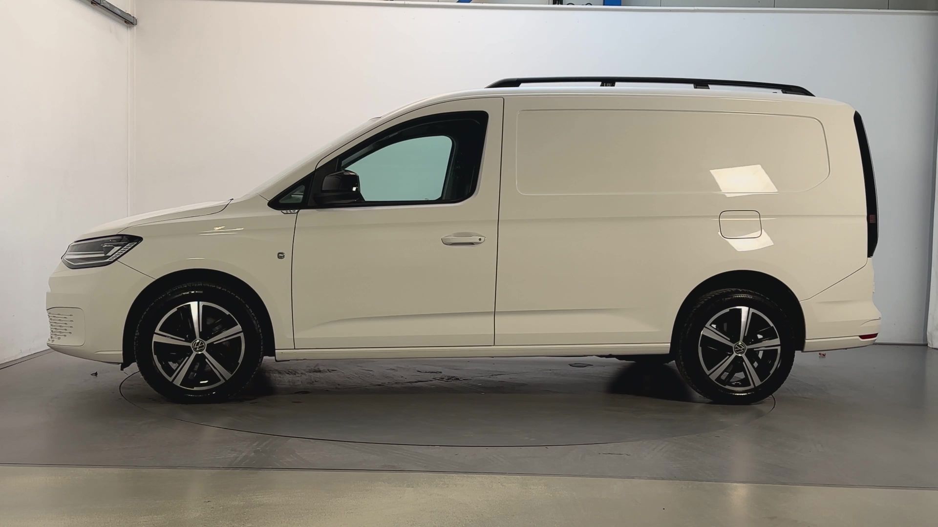 Foto van Volkswagen Caddy Modified Partition Wall