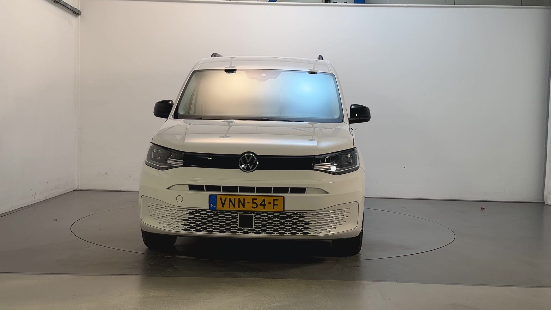 Foto van Volkswagen Caddy Modified Partition Wall