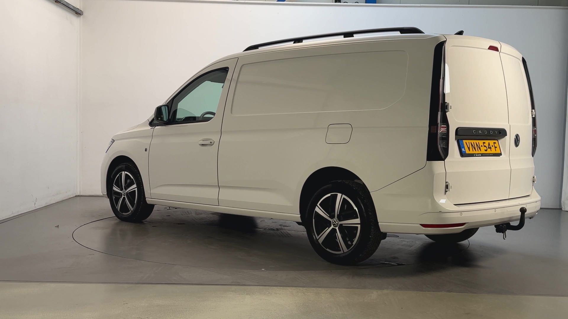 Foto van Volkswagen Caddy Modified Partition Wall