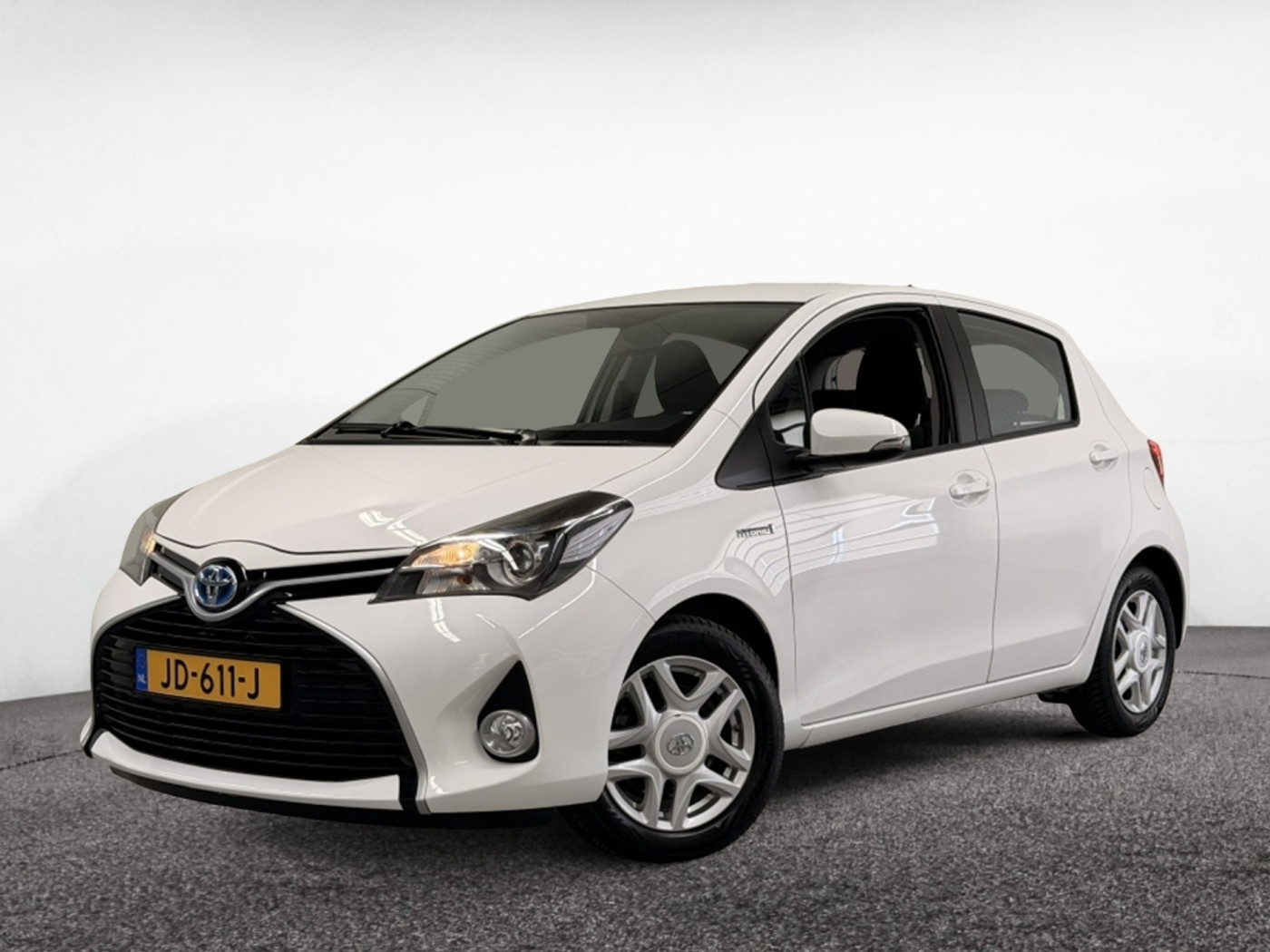 Toyota Toyota Yaris Hybrid 1.5 Hybrid Aspirat| Camera| Trekhaak| Cruise| Climate 2015 - voorkant