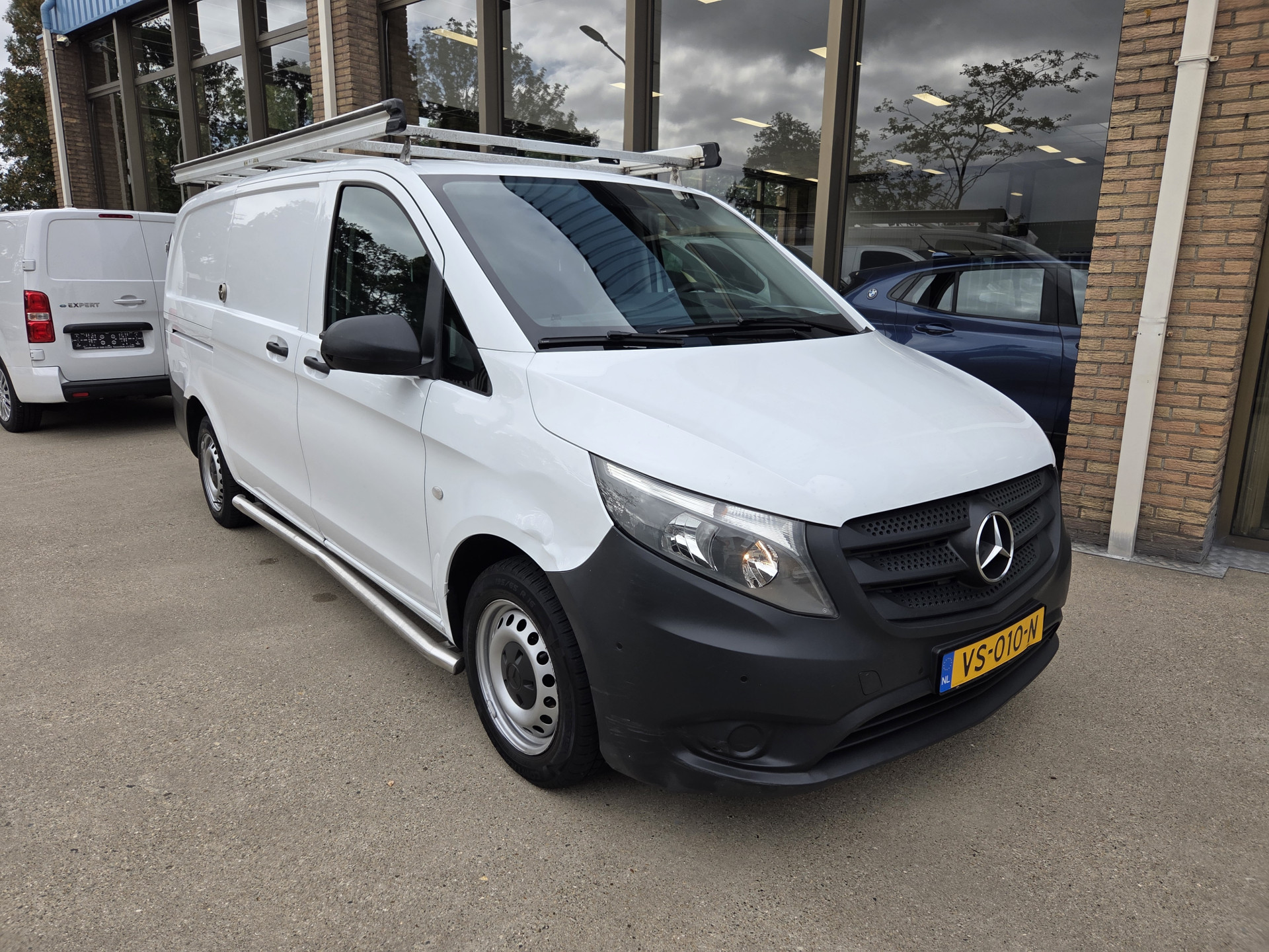 Mercedes-Benz Vito 114 CDI Lang Autm. 2500Kg Trekhaak Clima Airco Navigatie Achteruitrijcamera 2015 - voorkant