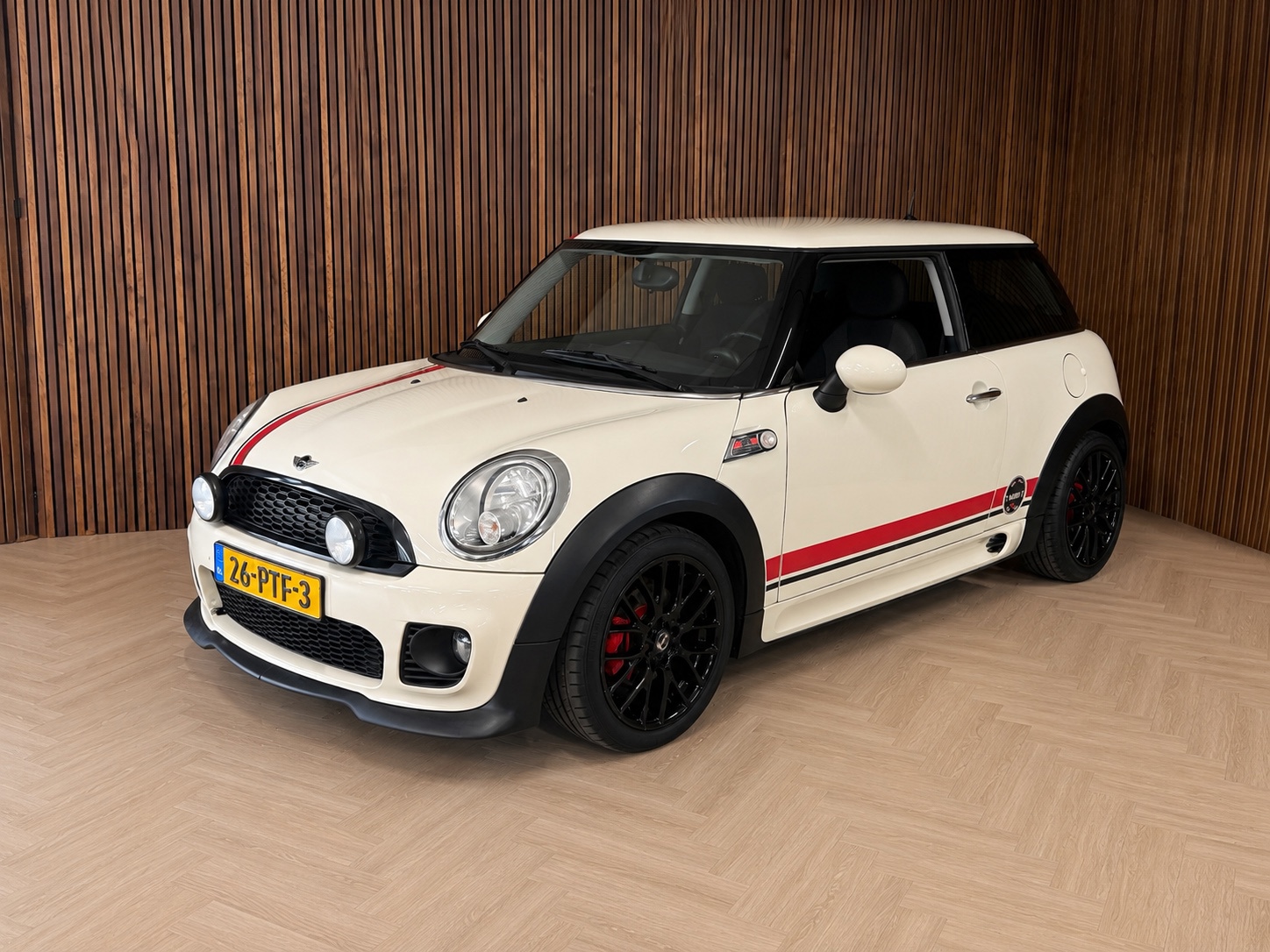 Mini Cooper 1.6 John Cooper Works 2011 - voorkant