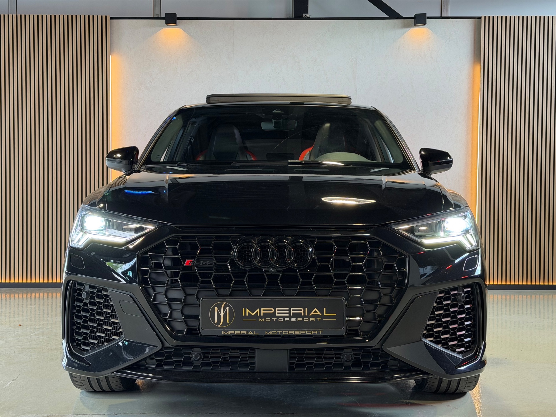 Foto van Audi RS Q3 Sportback
