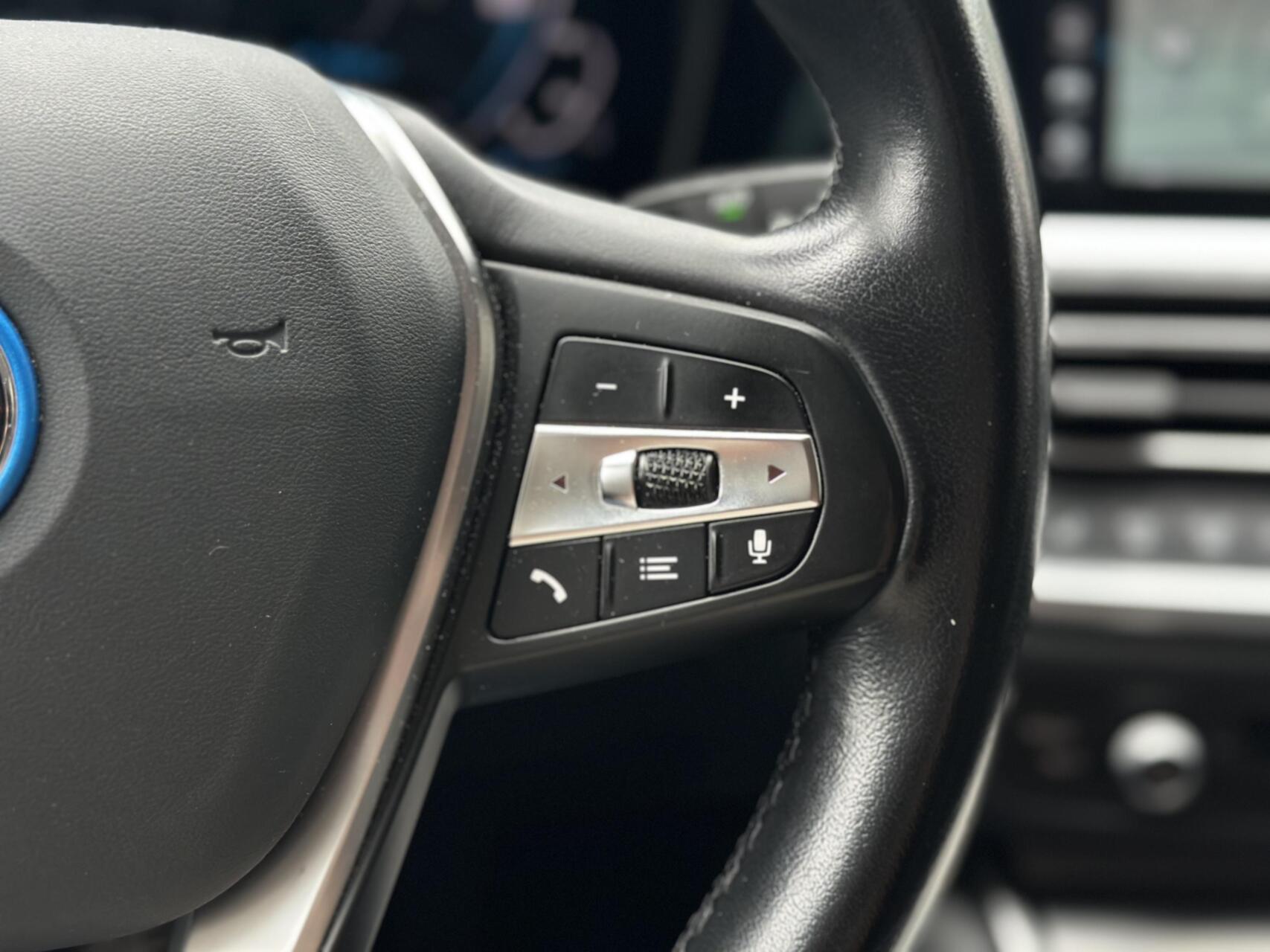 Foto van BMW 330e
