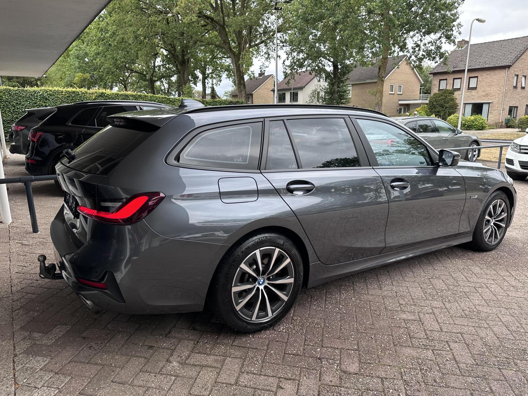 Foto van BMW 330e