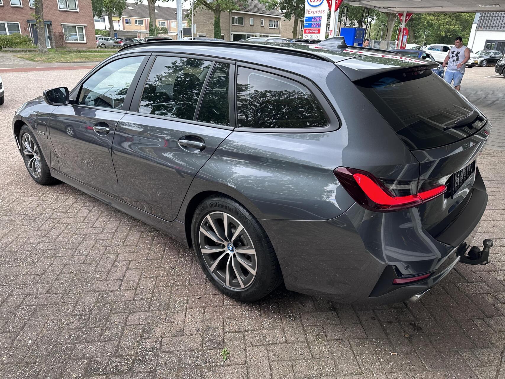 Foto van BMW 330e