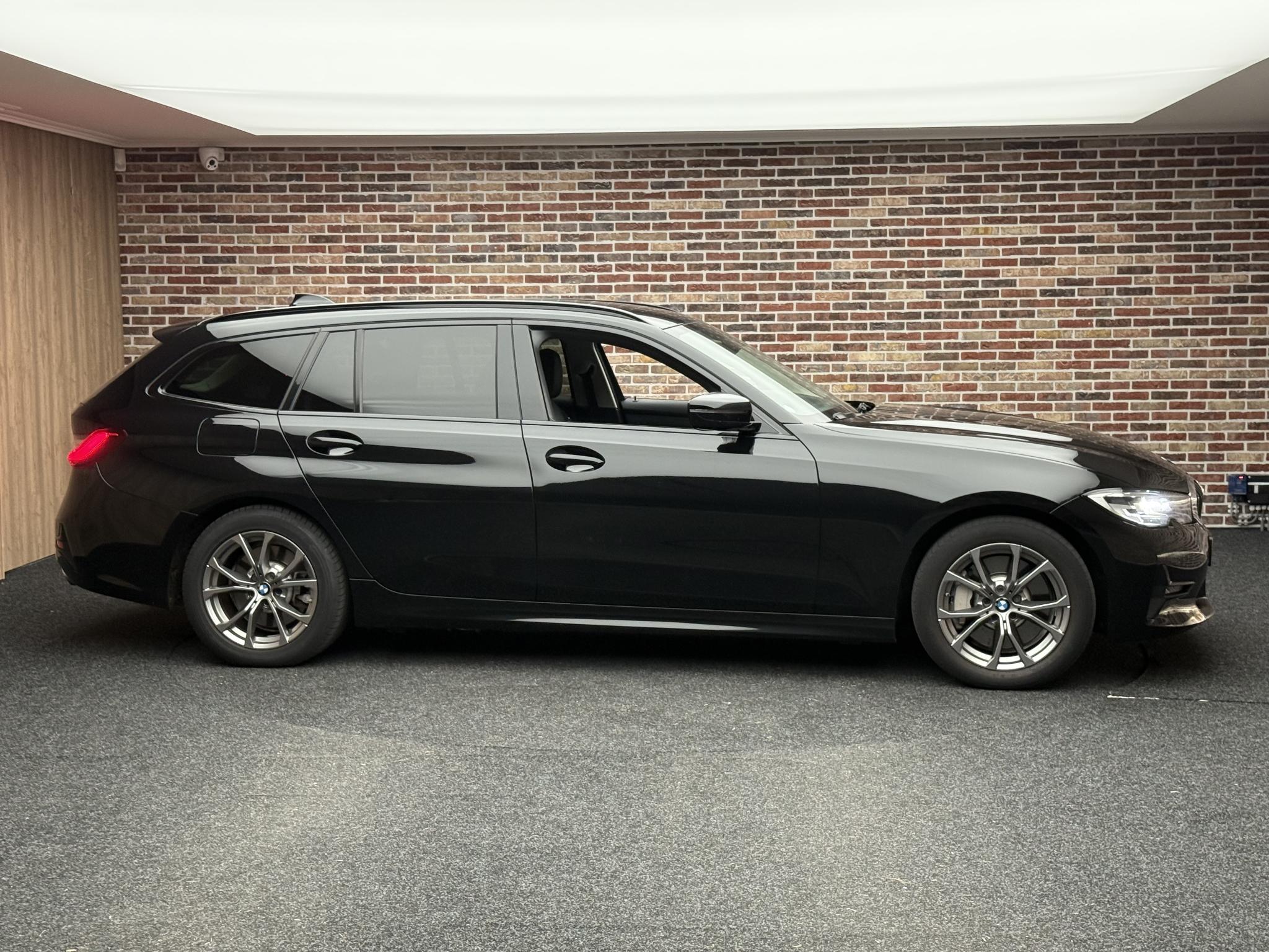 Foto van BMW 330e