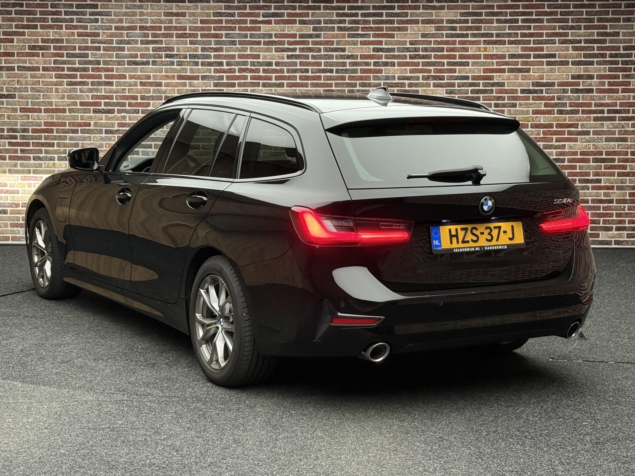Foto van BMW 330e