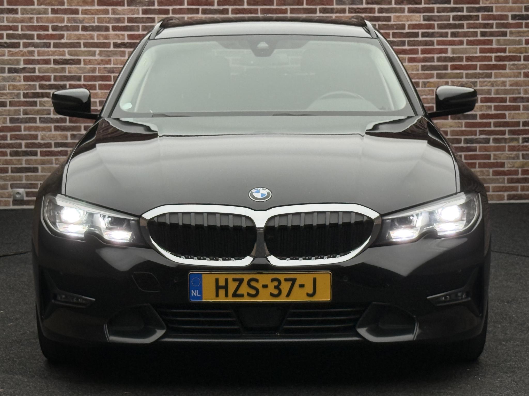 Foto van BMW 330e