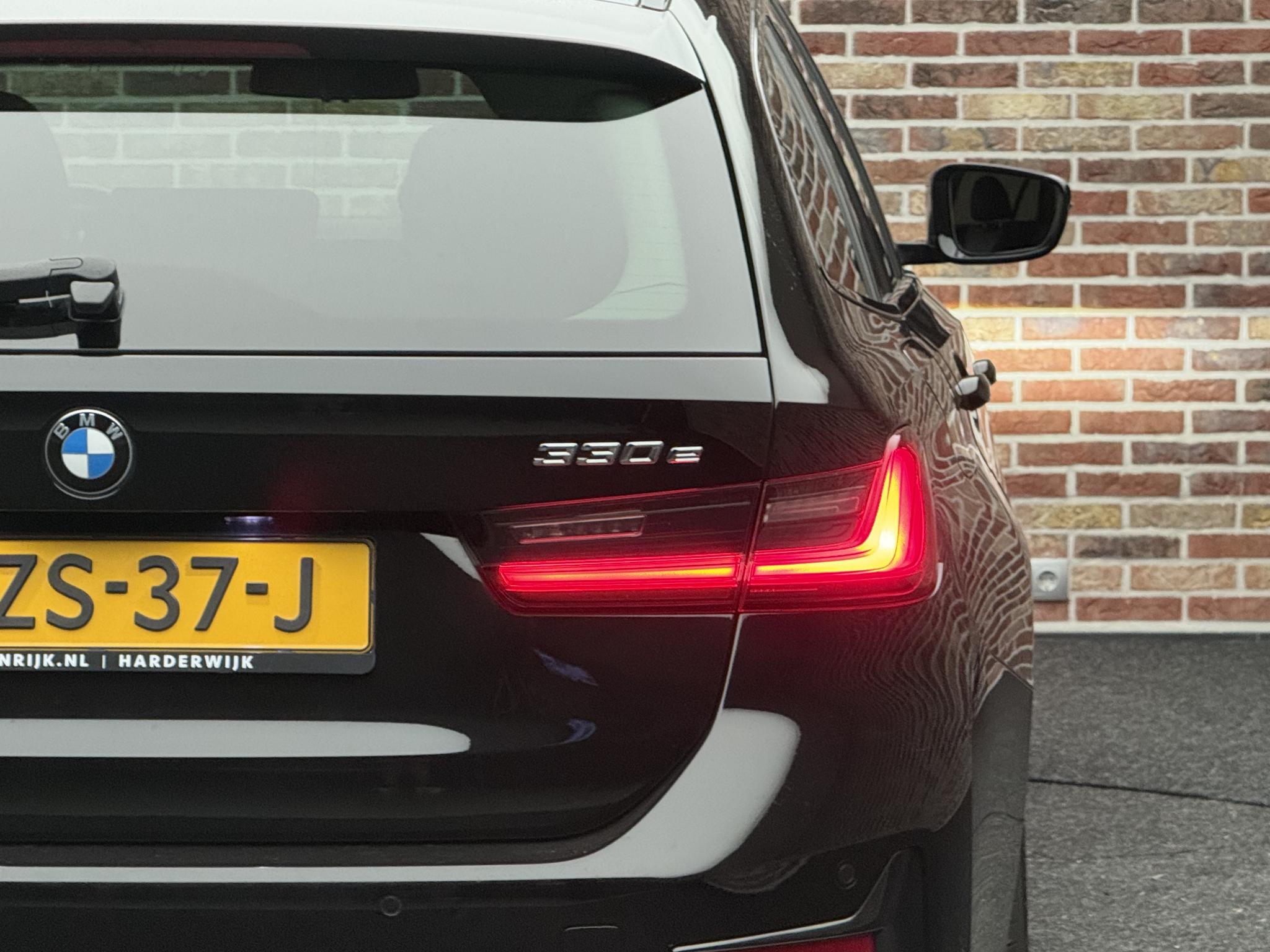 Foto van BMW 330e