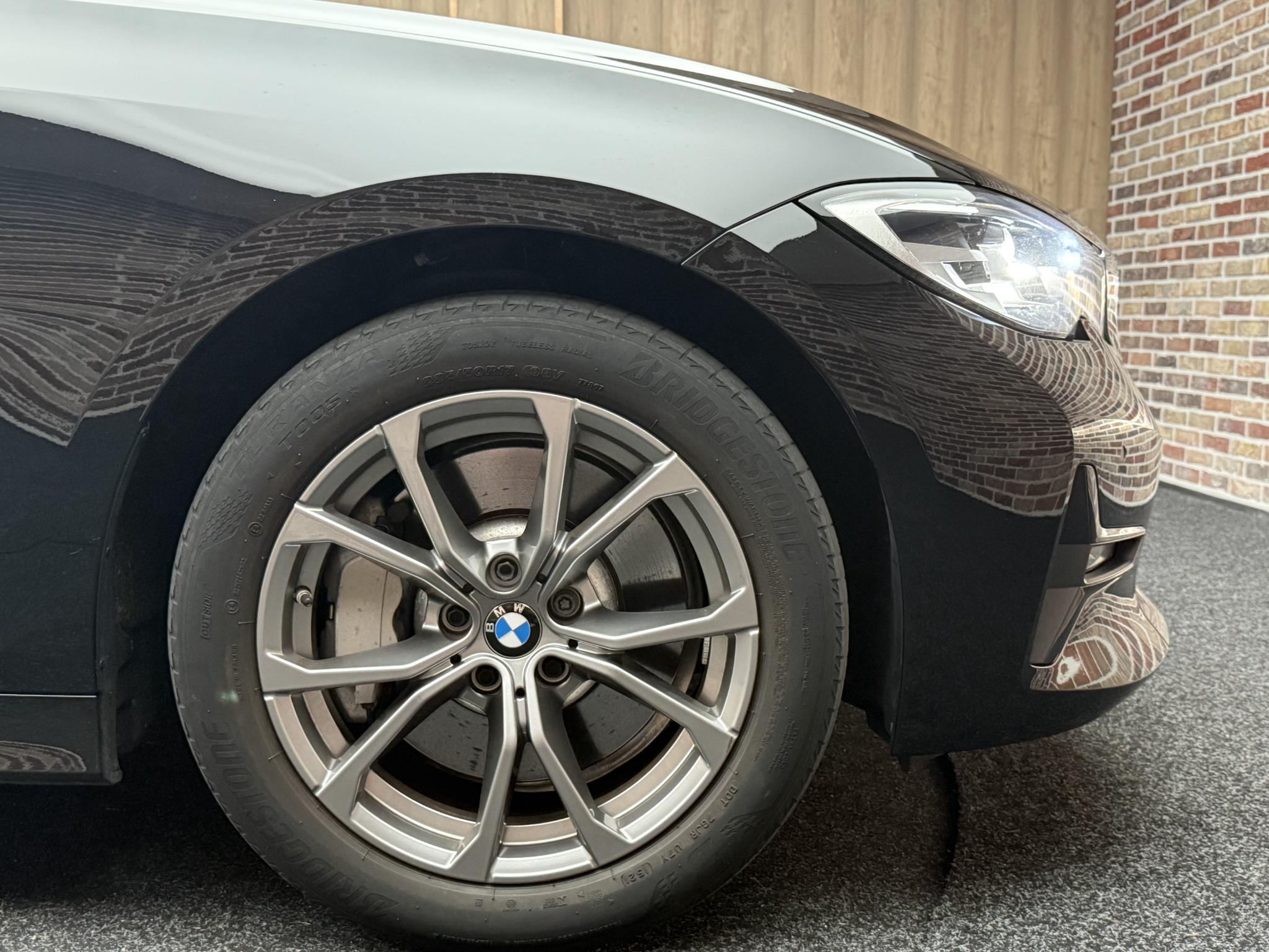 Foto van BMW 330e