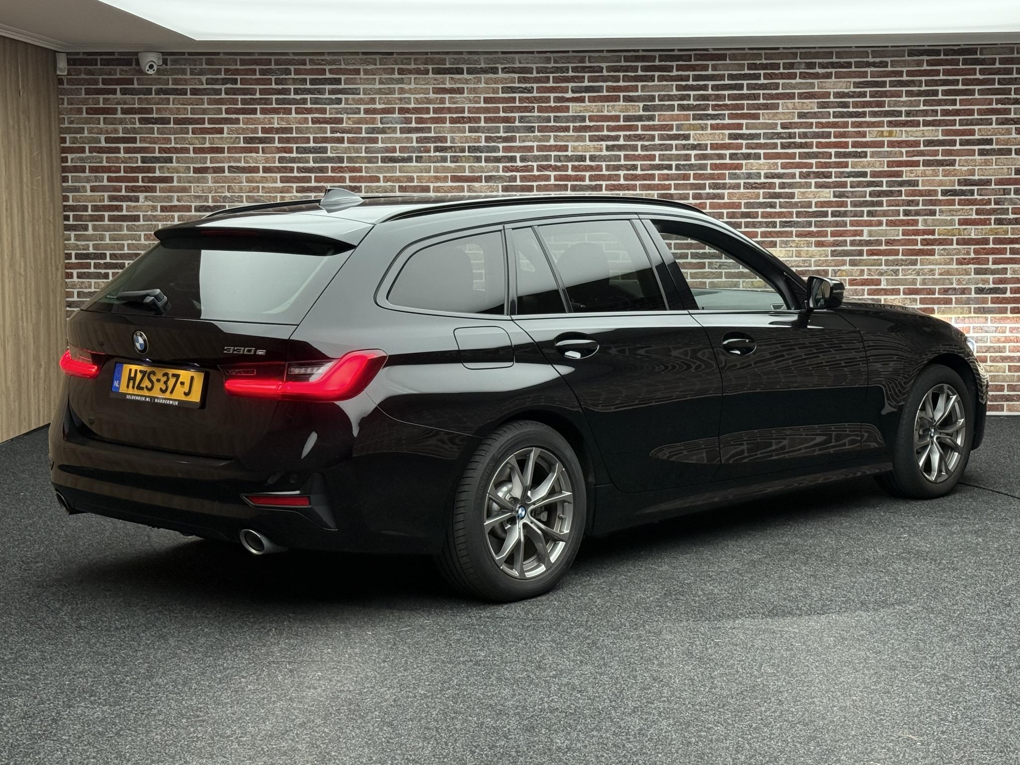 Foto van BMW 330e