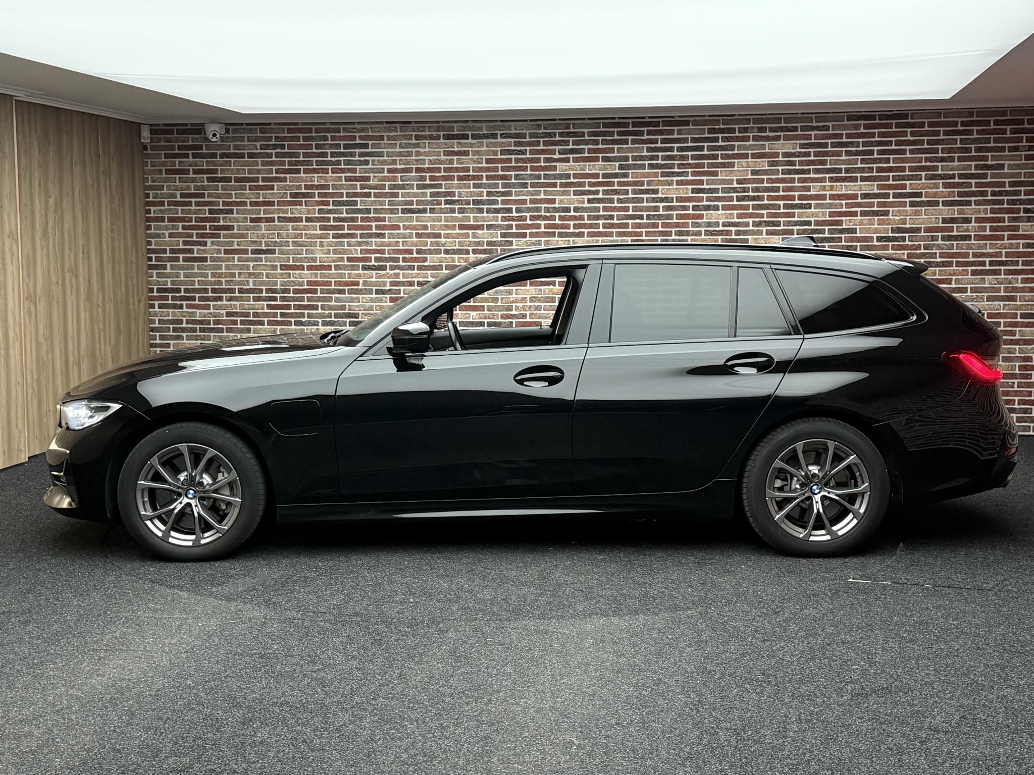 Foto van BMW 330e
