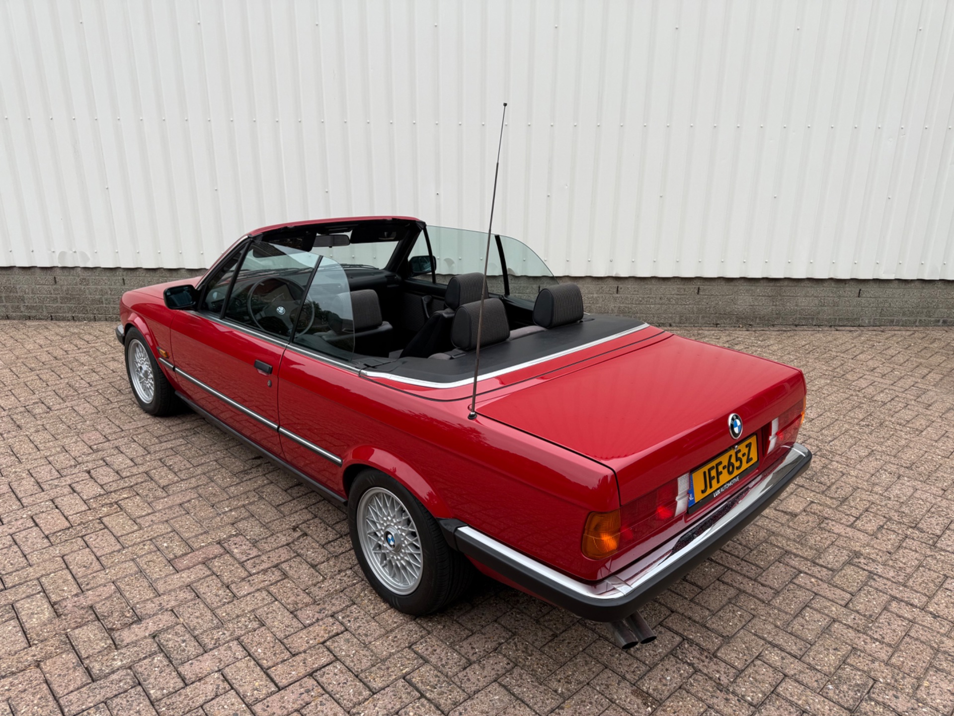 Foto van BMW 325i
