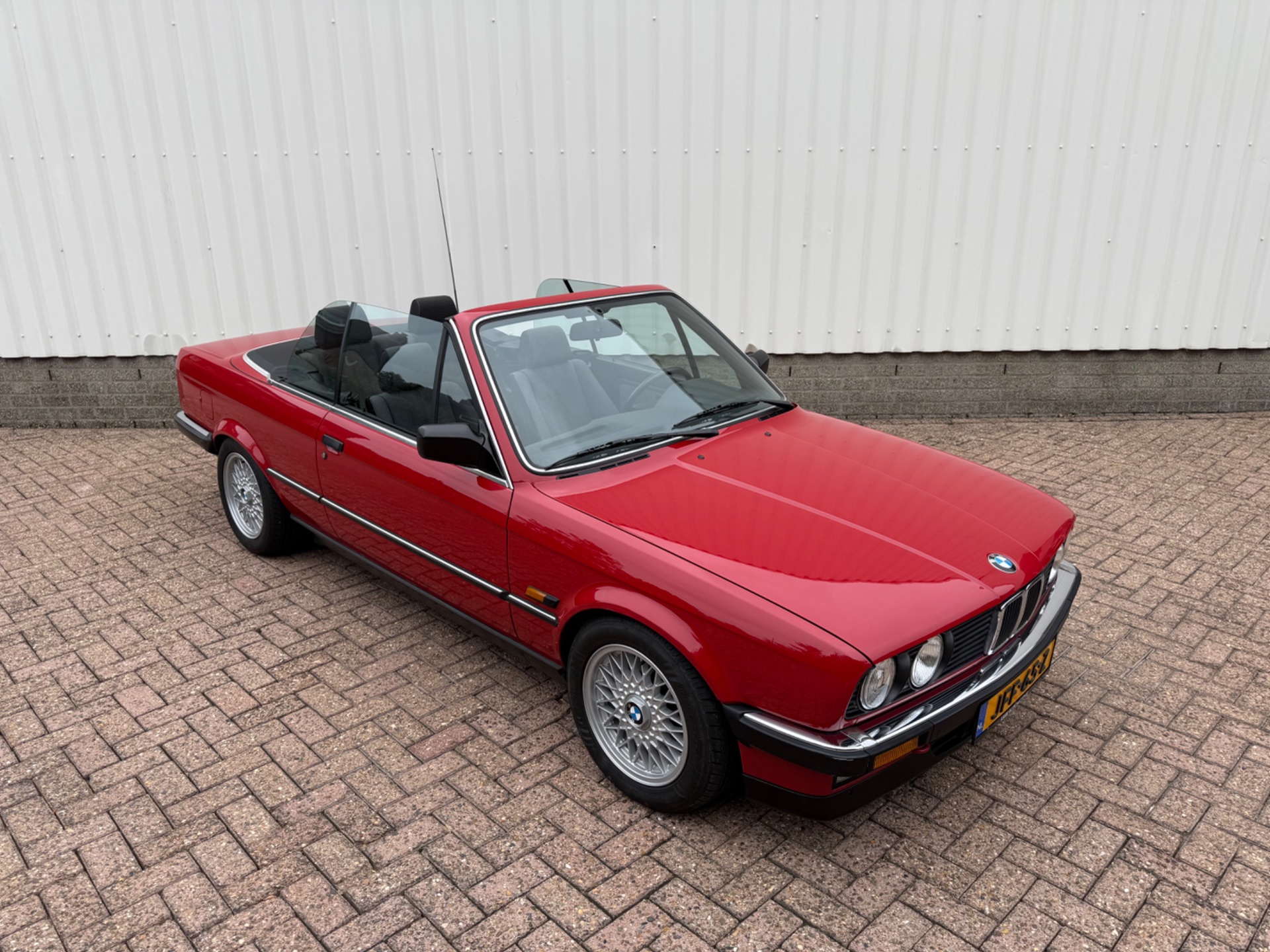 Foto van BMW 325i