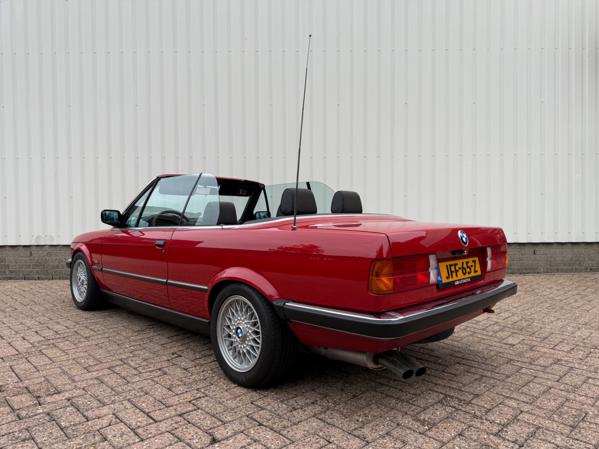 Foto van BMW 325i