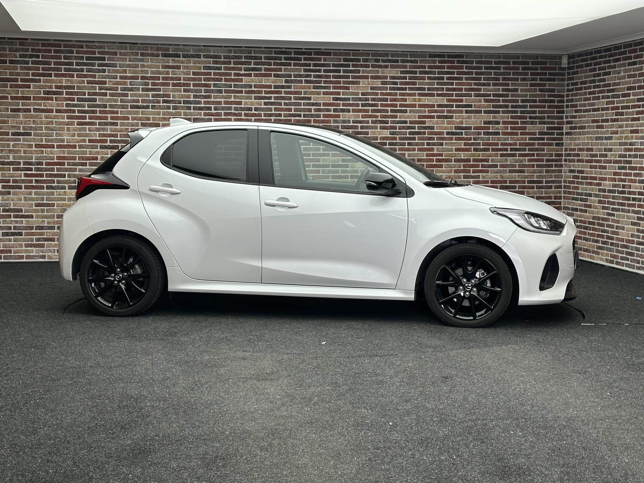 Foto van Mazda Mazda2 Hybrid