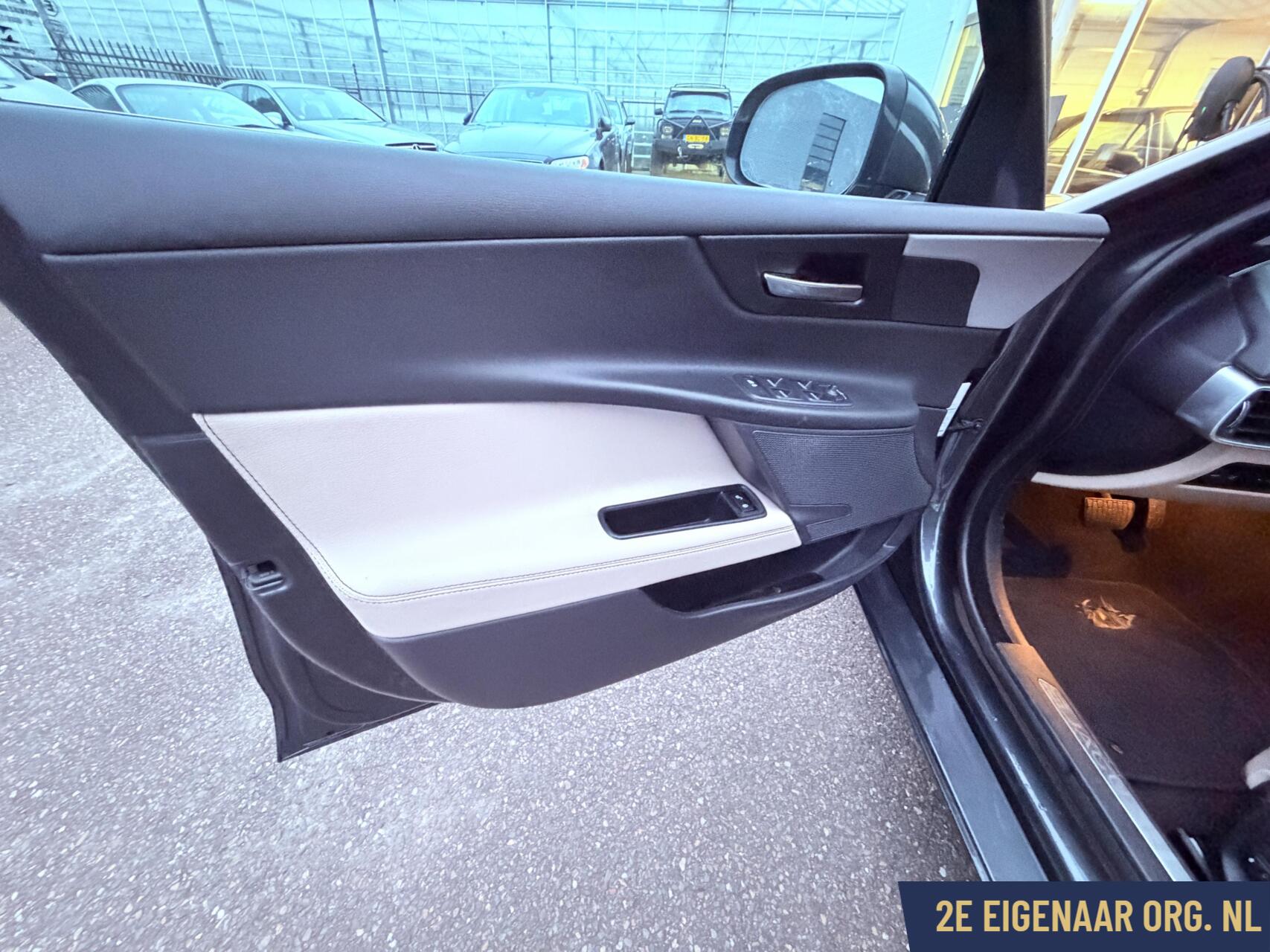 Foto van Jaguar Jaguar Xe