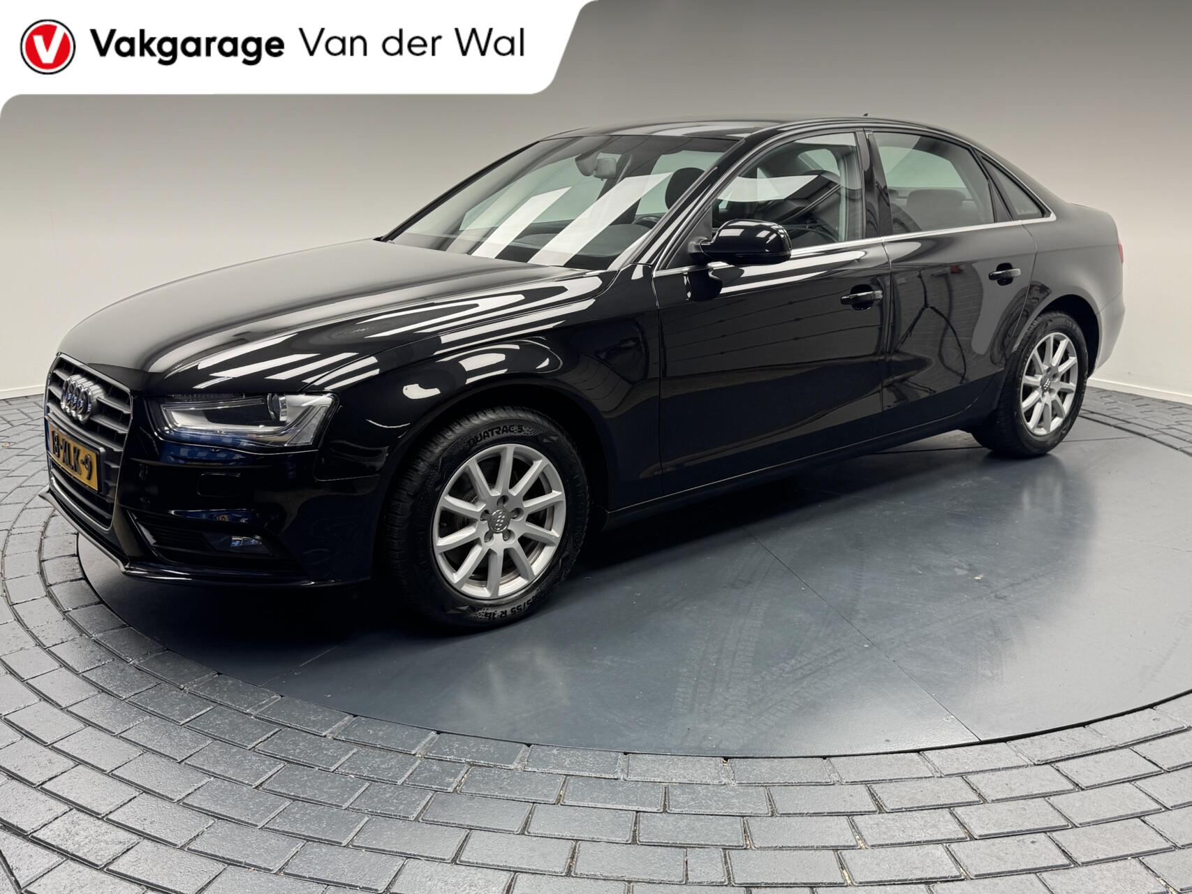 Audi A4 Limousine 1.8 TFSi Pro Line Trekhaak-Navigatie-Cr.contr-Clima-Parkeersensoren-Lm16''velgen 2012 - voorkant