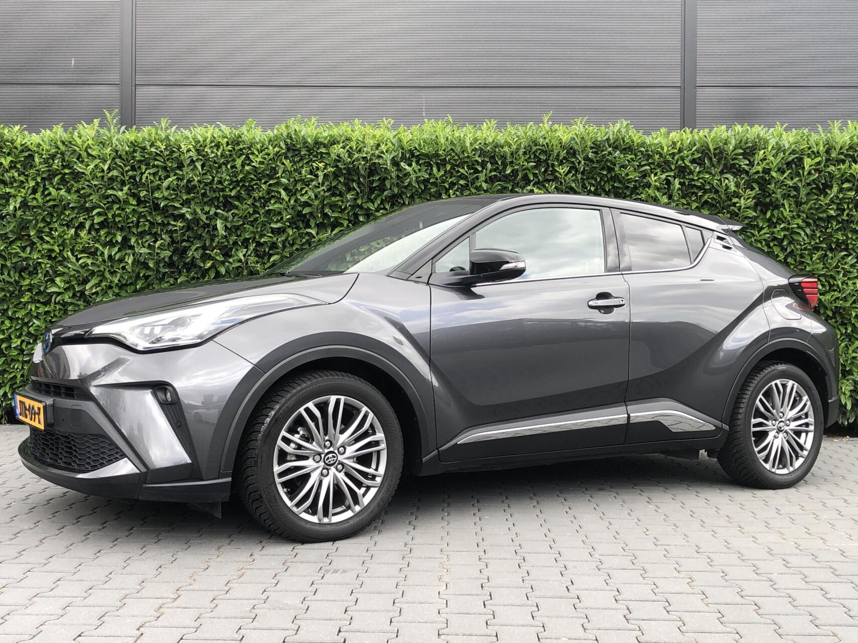 Toyota Toyota C-hr 1.8 Hybrid Executive, CARPLAY, NAVI, CRUISE, 18INCH, LEDER, ECC-AIRCO, STOELVERWARMING, TWO-TONE COLOR 2022 - voorkant