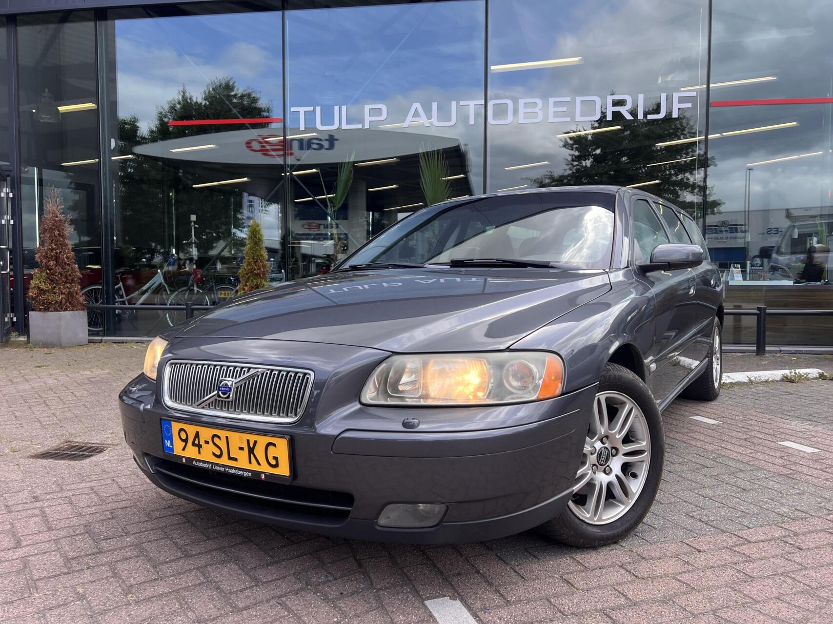 Volvo V70 2.4 Edition II Nette en goed onderhouden staat! 2006 - voorkant