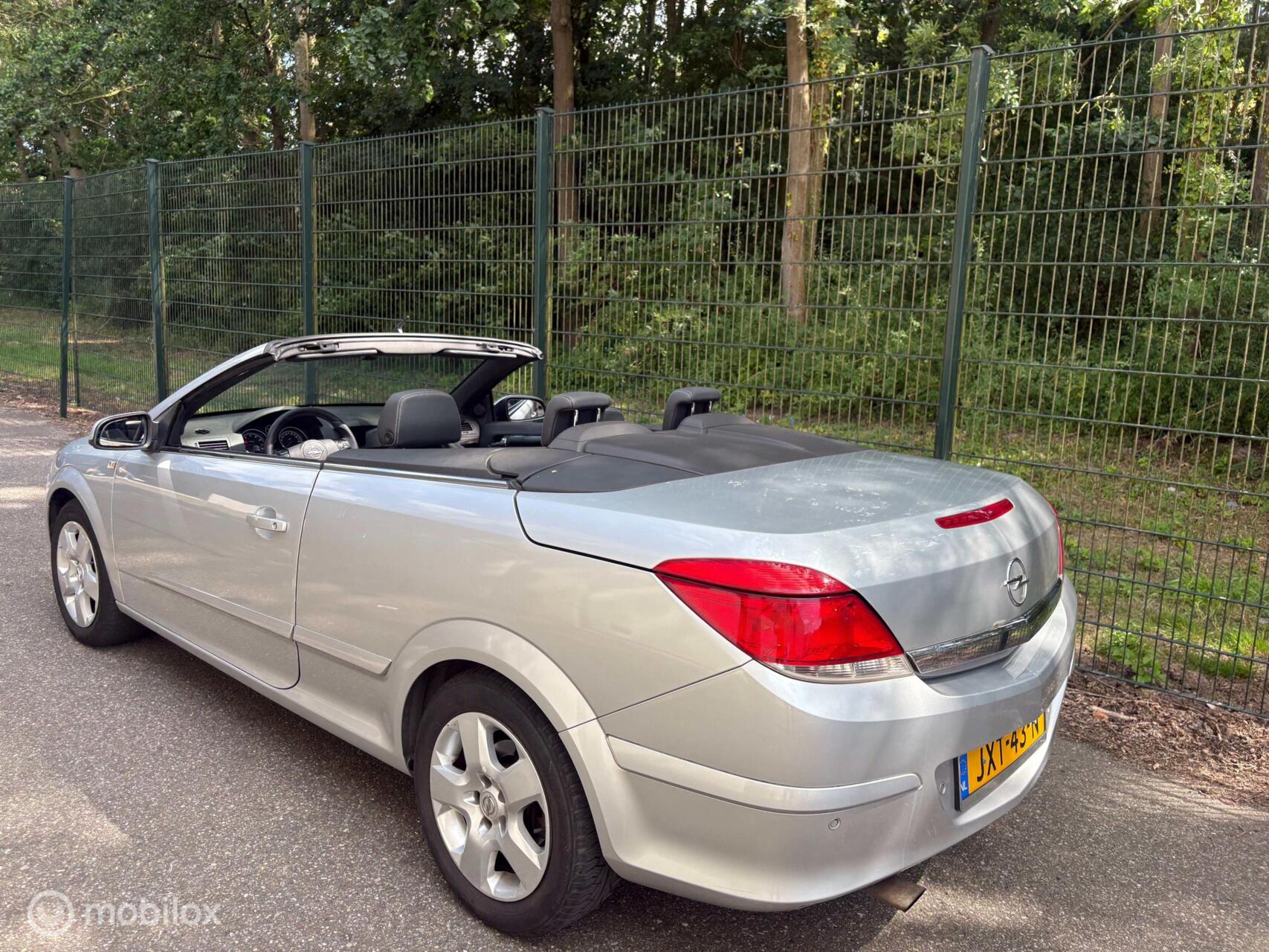 Foto van Opel Astra Cabrio